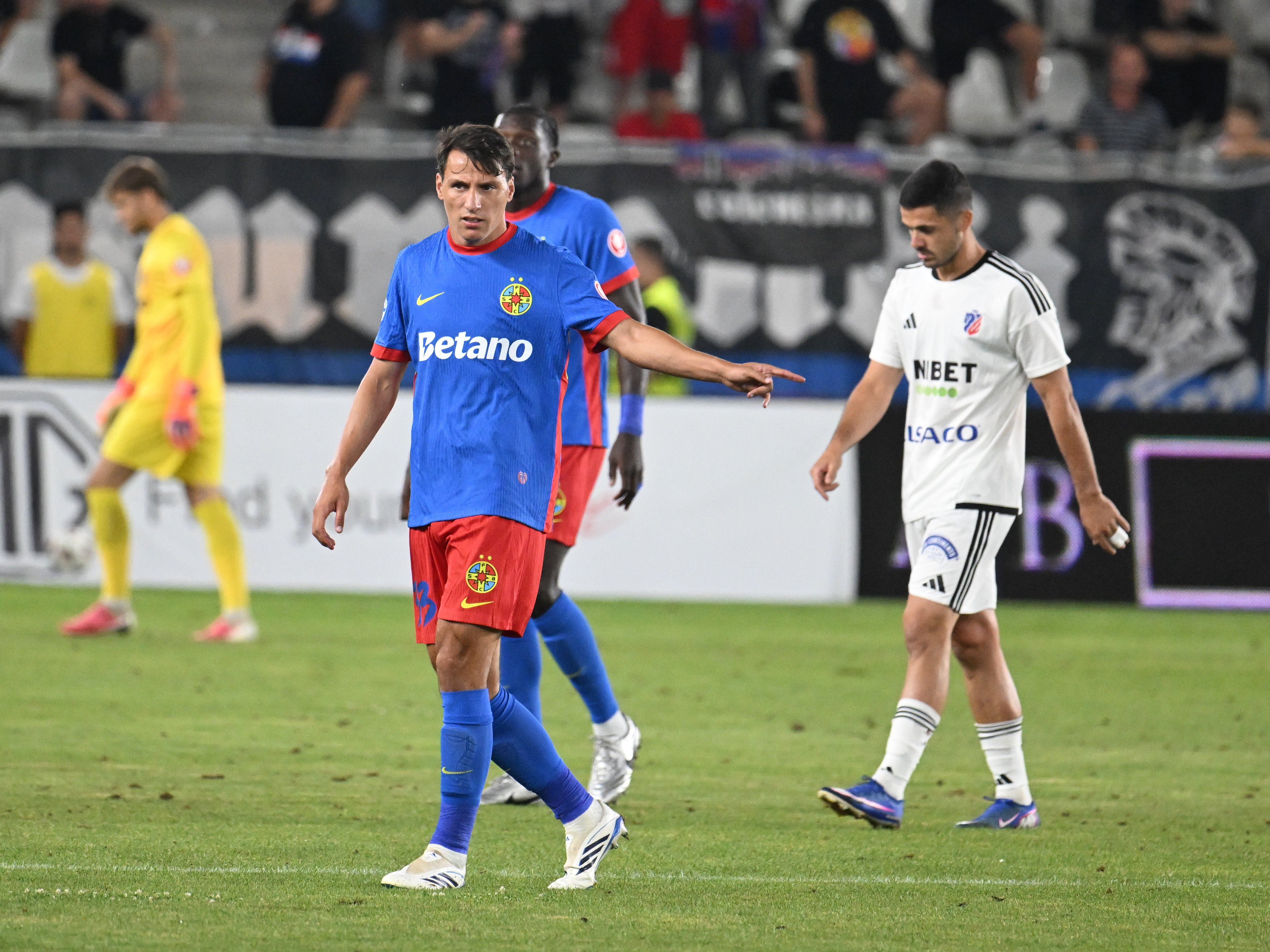 FCSB - FC Botoșani 1-1, pe Sport.ro. Dawa gafează, Dumiter marchează! Spectacol pe „Arcul de Triumf”