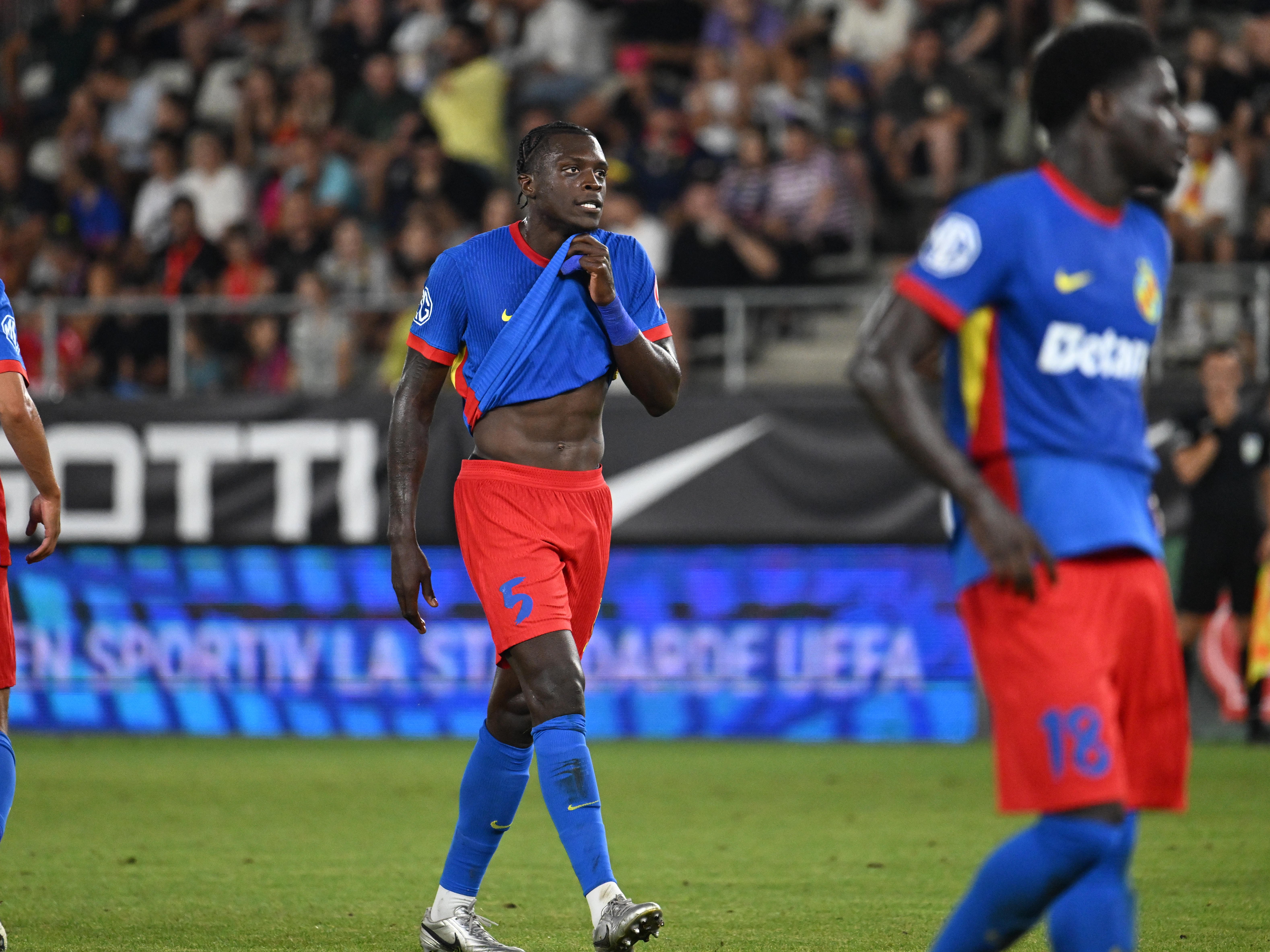 Noul sistem al lui Gigi Becali a rezistat doar 45 de minute! Ce s-a întâmplat la pauza meciului FCSB - FC Botoșani