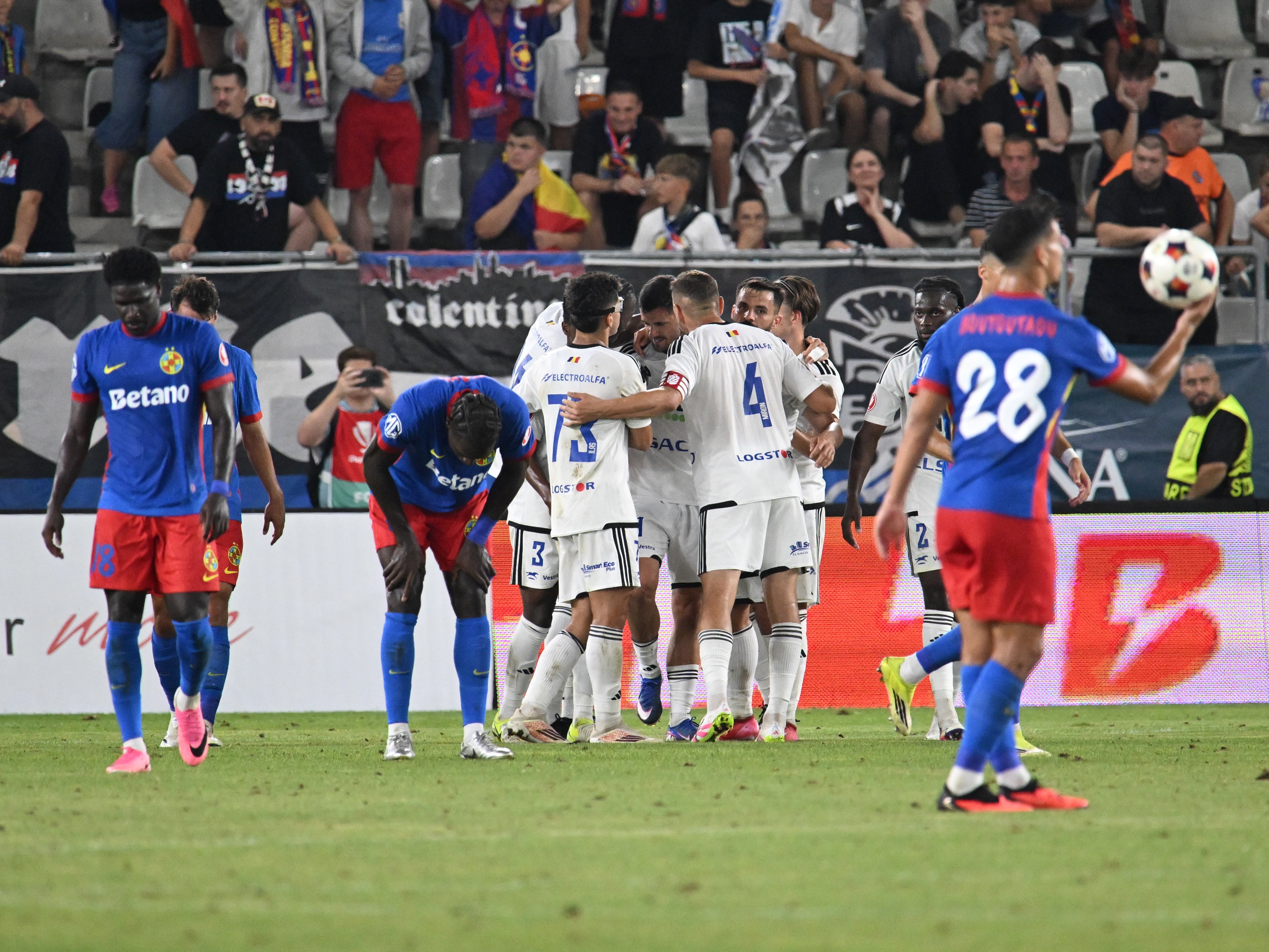 Cum arată Superliga după cinci etape: FCSB e lider!