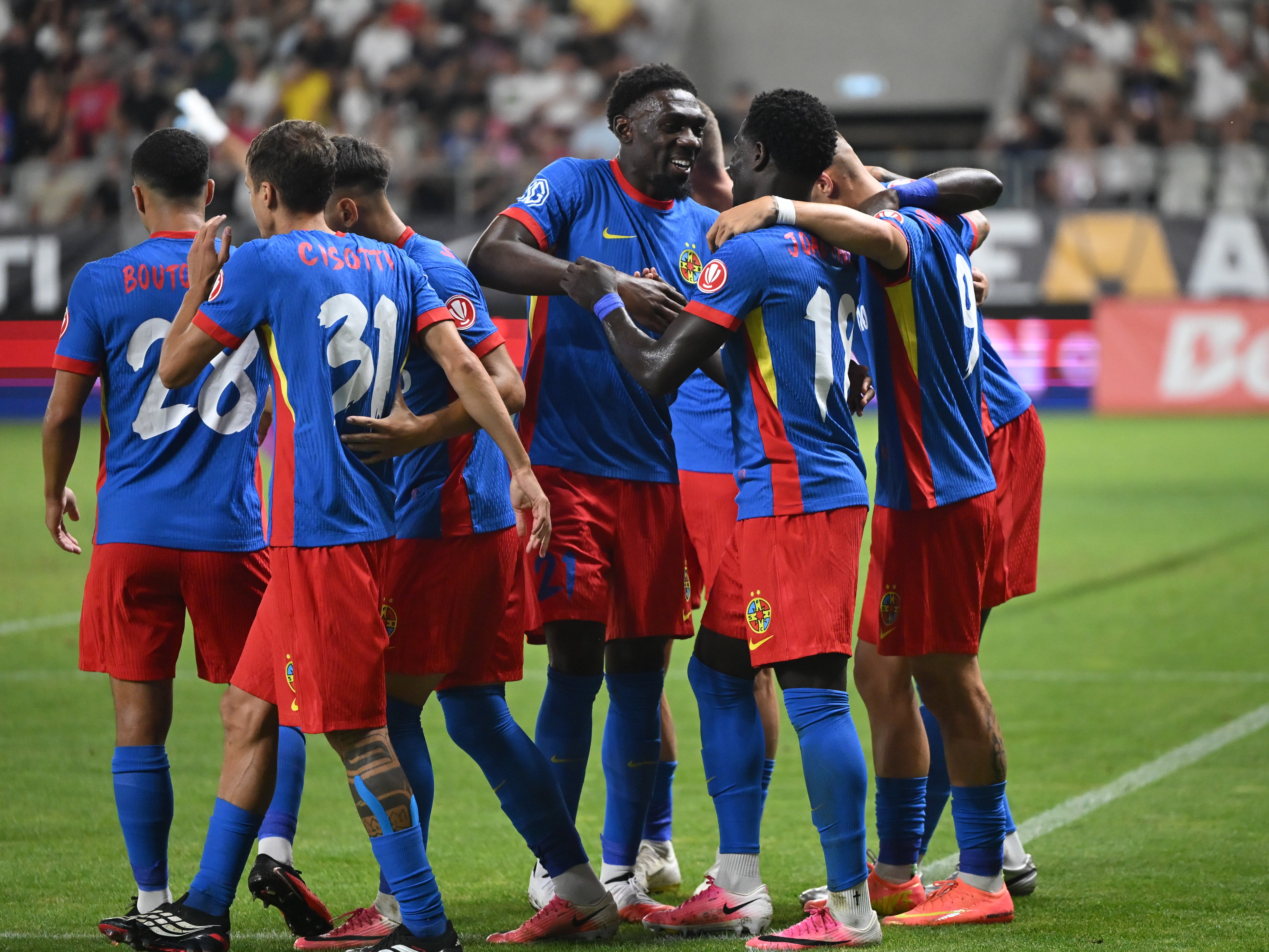 FCSB - FC Botoșani 3-2, pe Sport.ro. Daniel Bîrligea, gol fabulos în minutul 90+6! Marius Baciu, din nou pe primul loc în SuperLiga