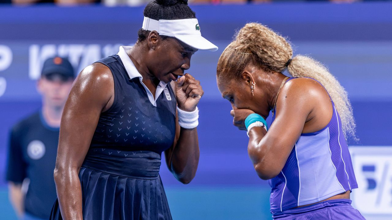Venus Williams figurează pe lista invitatelor la US Open, dar nu și Serena Williams. Mai este disponibil un wild card