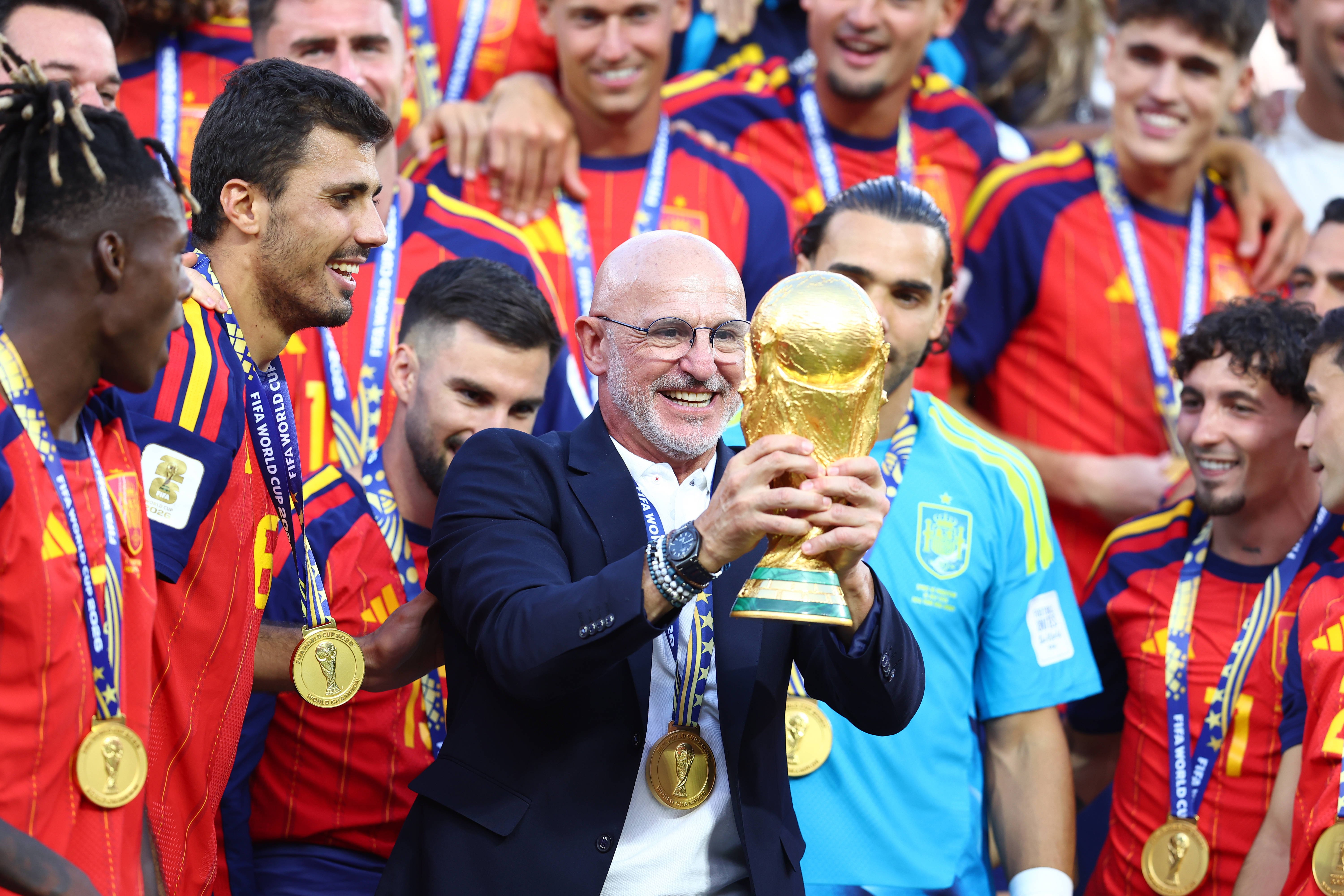 Au început negocierile cu Luis de la Fuente!