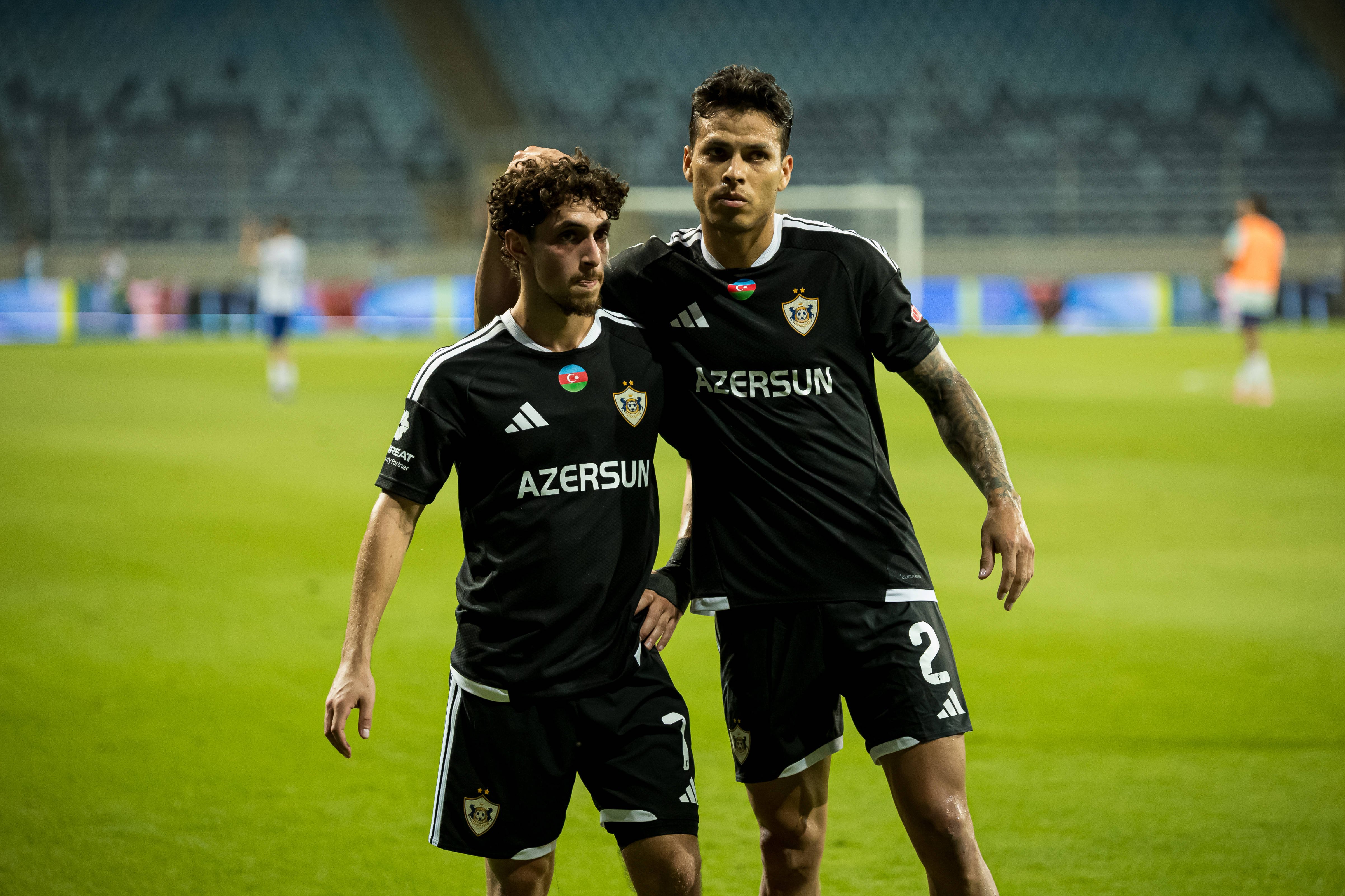 Twente - Qarabag, LIVE pe VOYO, de la 21:00! Duel tare în turul play-off-ului Conference League