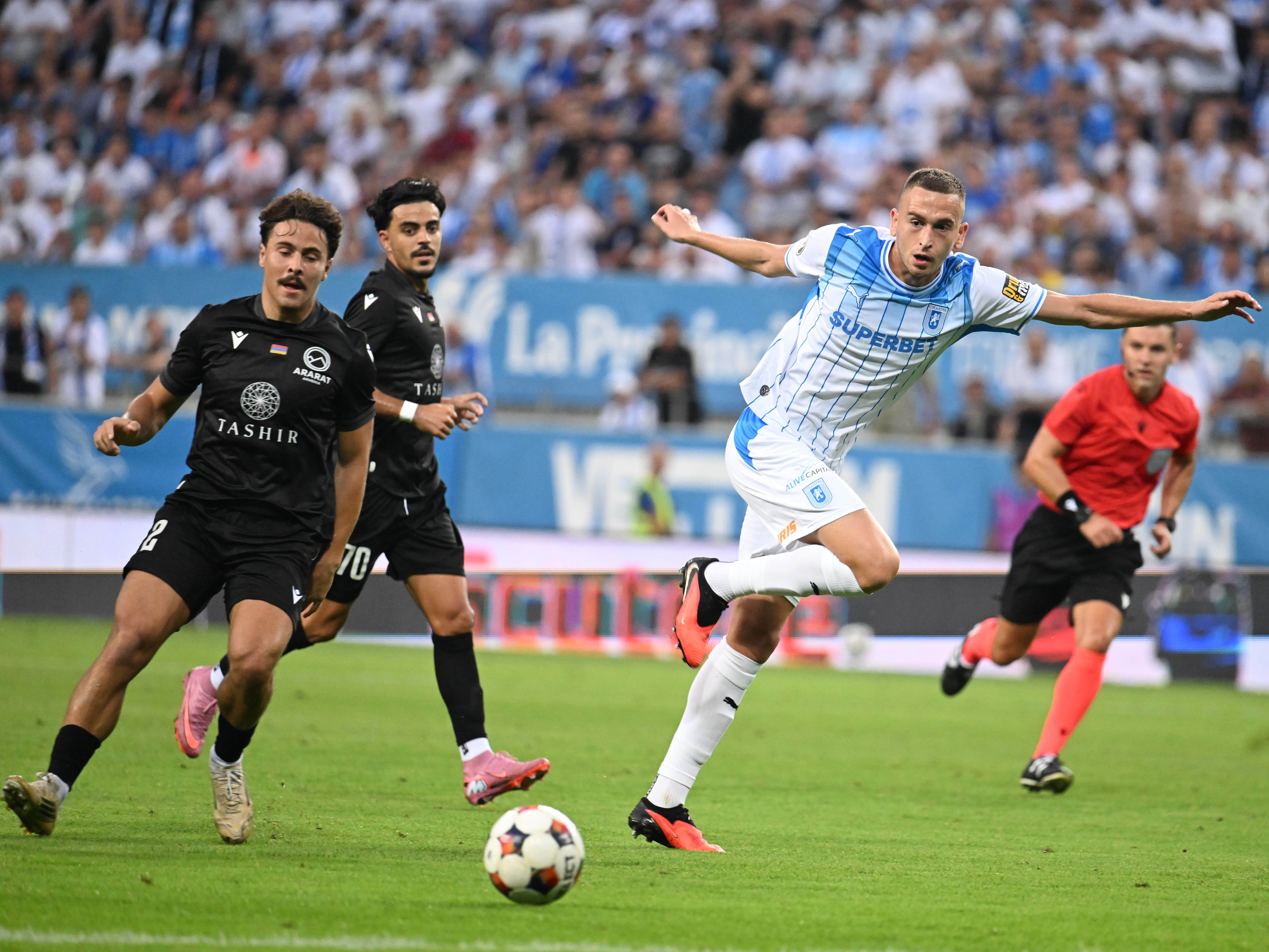 Universitatea Craiova - Ararat-Armenia ACUM, gol anulat, Laurențiu Popescu salvează campioana de DEZASTRU! Meciul e LIVE pe PRO ARENA și VOYO SPORT 1