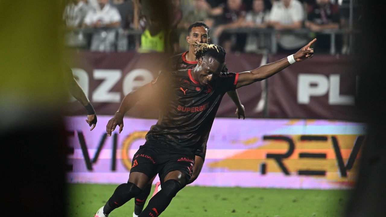 Dinamo - U Cluj, ora 21:30, LIVE TEXT. ”Câinii roșii” vs. ”Șepcile roșii” pe Arcul de Triumf