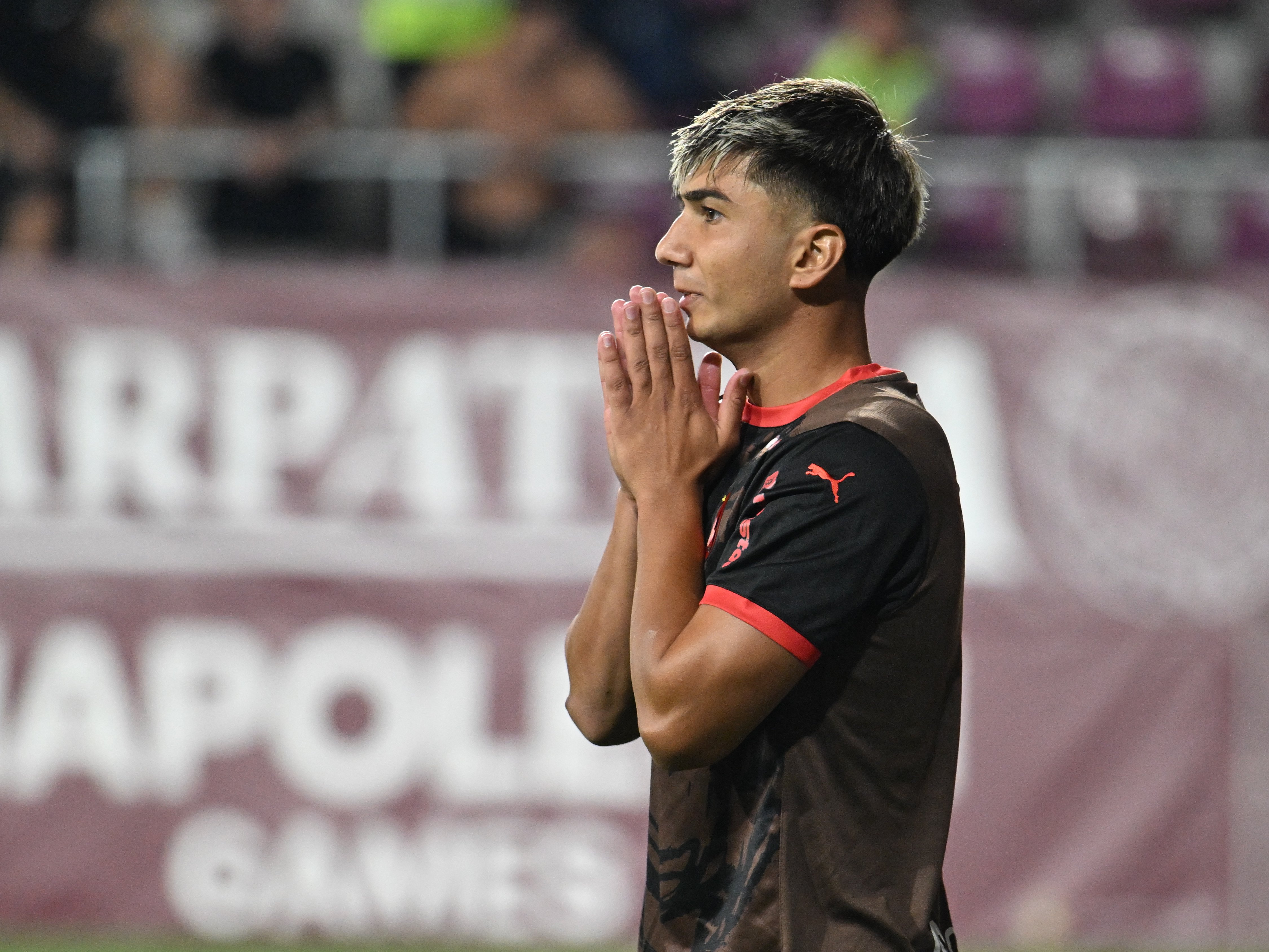 Alex Musi își toarnă cenușă în cap după ce a fost eliminat în Dinamo - U Cluj: „Îmi cer scuze! O să le dau două mese colegilor”