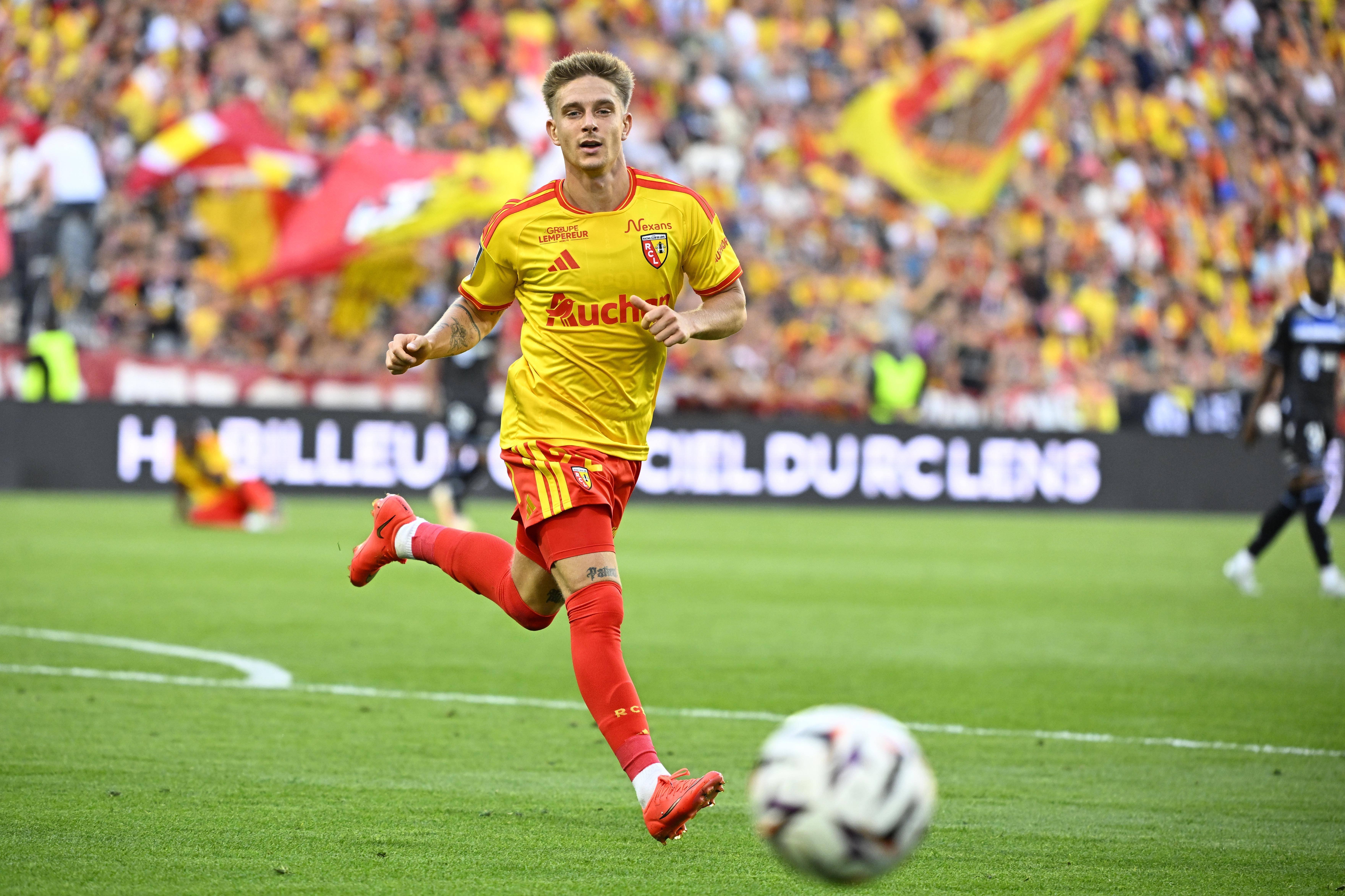 Lens, start ca din tun în Ligue 1! Și-a umilit adversara în etapa 1 și ”amenință” și în acest sezon PSG. Ligue 1, exclusiv pe VOYO
