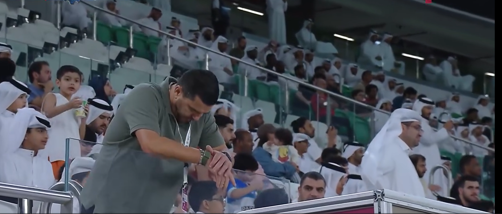 Cosmin Contra, debut cu scandal în noul sezon: a văzut „roșu“ în fața ochilor și a ajuns în tribune
