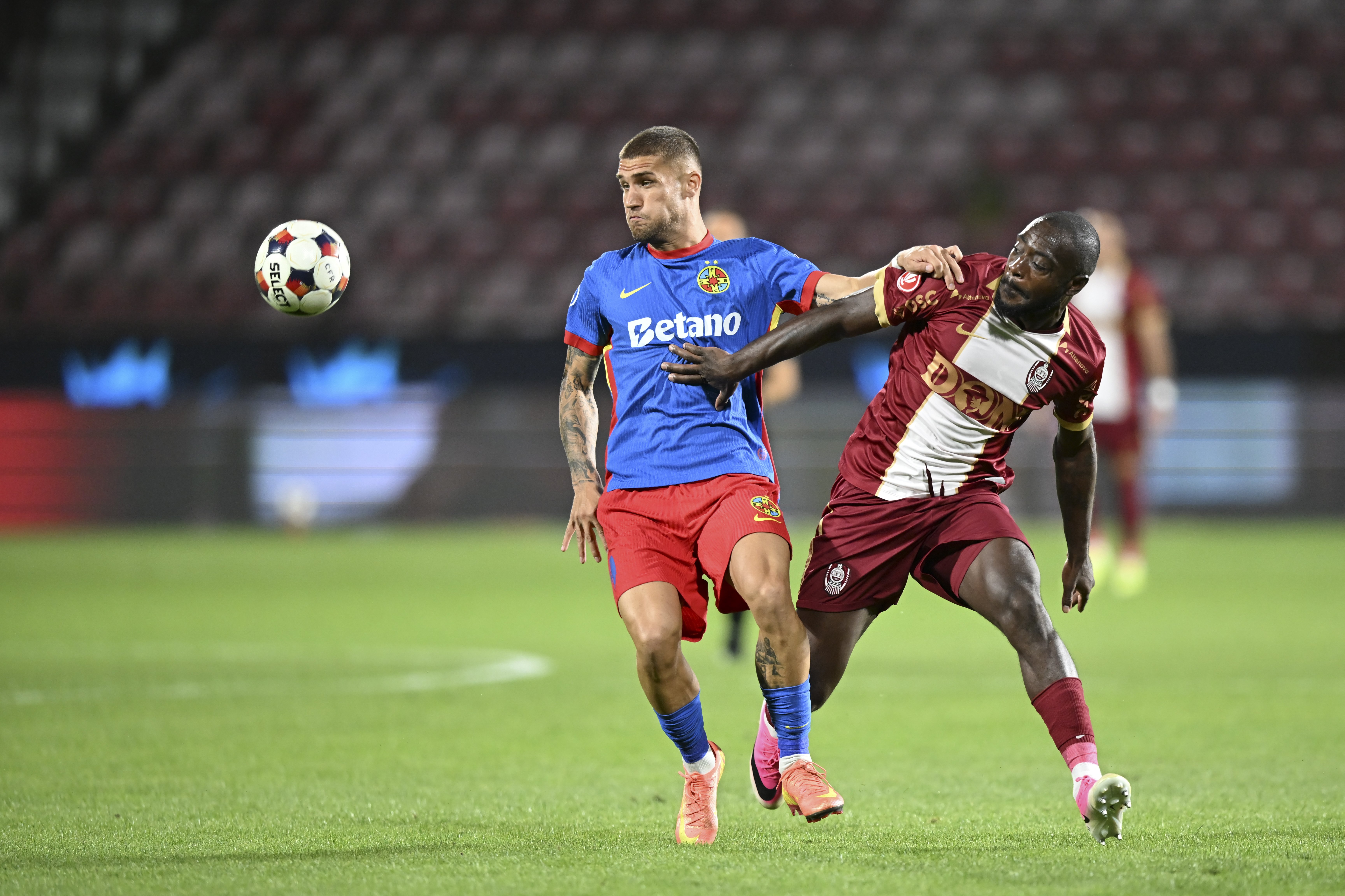 ACUM: CFR Cluj - FCSB 0-0 | Octavian Vâlceanu, decisiv în fața lui Daniel Bîrligea