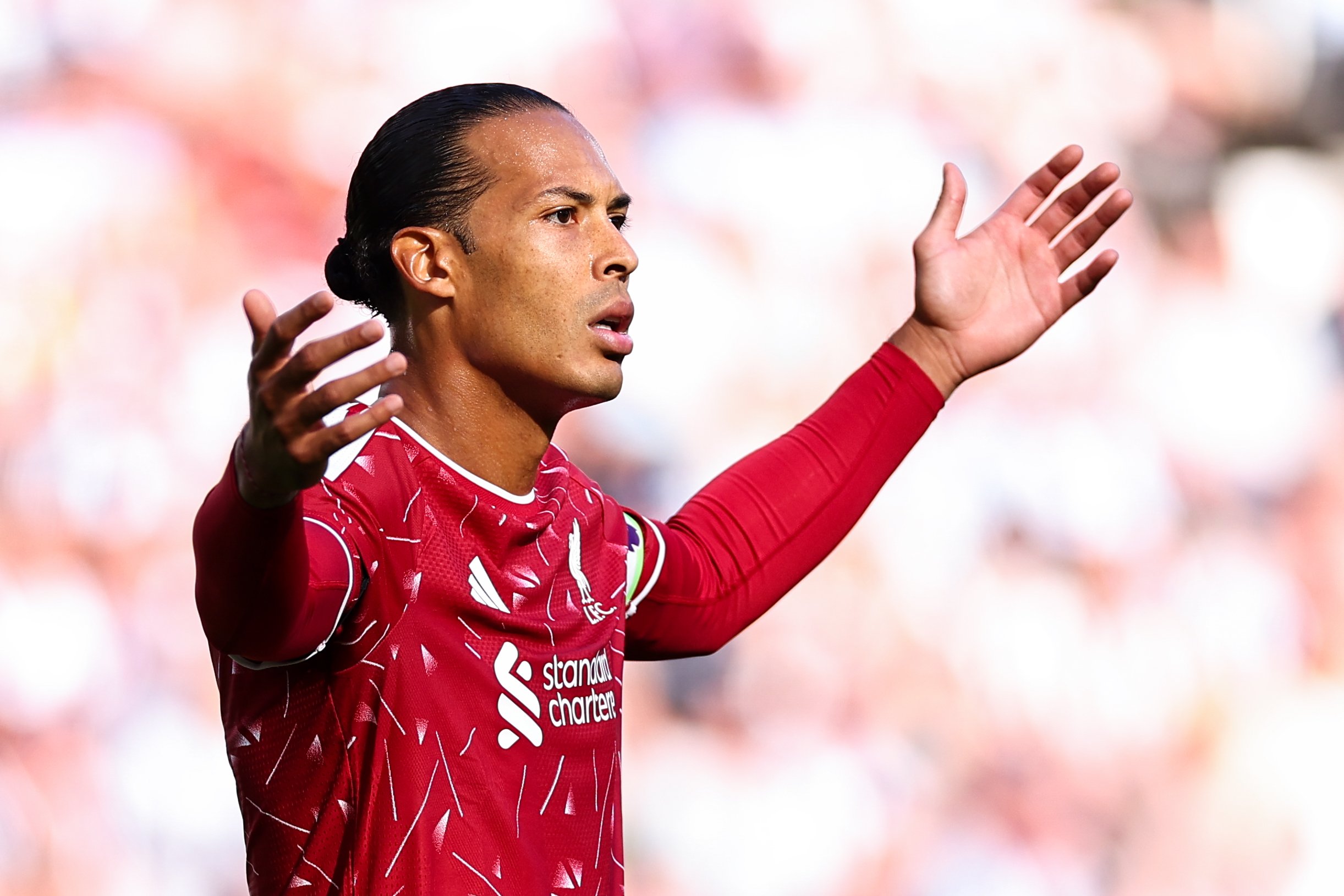 Succesor pentru Van Dijk! Olandezul a anunțat cine va prelua banderola de căpitan la Liverpool
