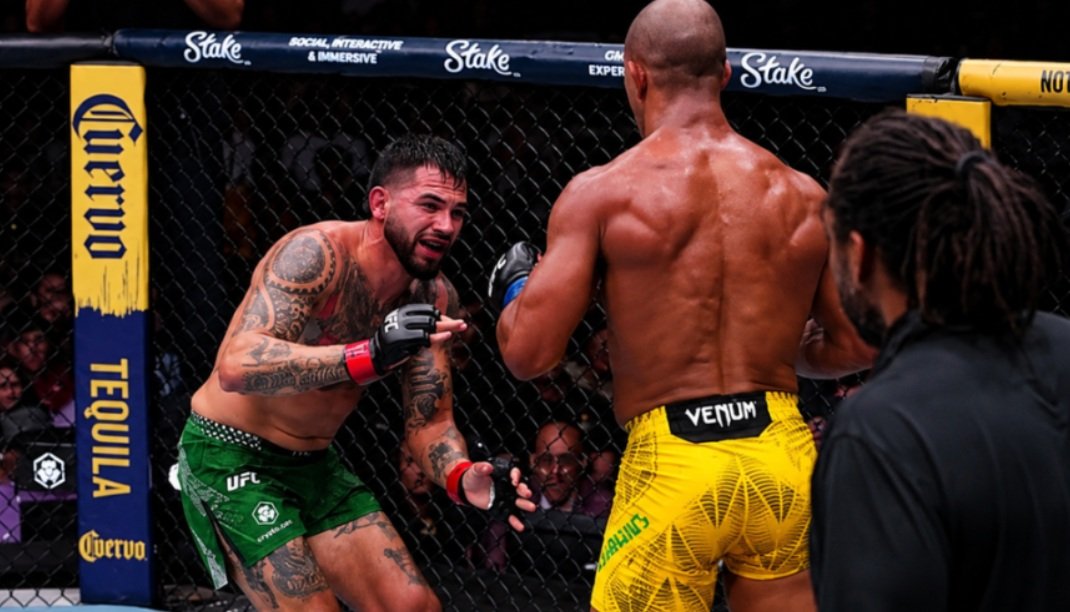 Nebunie în UFC! Favoritul publicului, învins chiar în orașul său. Au urmat acuzații dure
