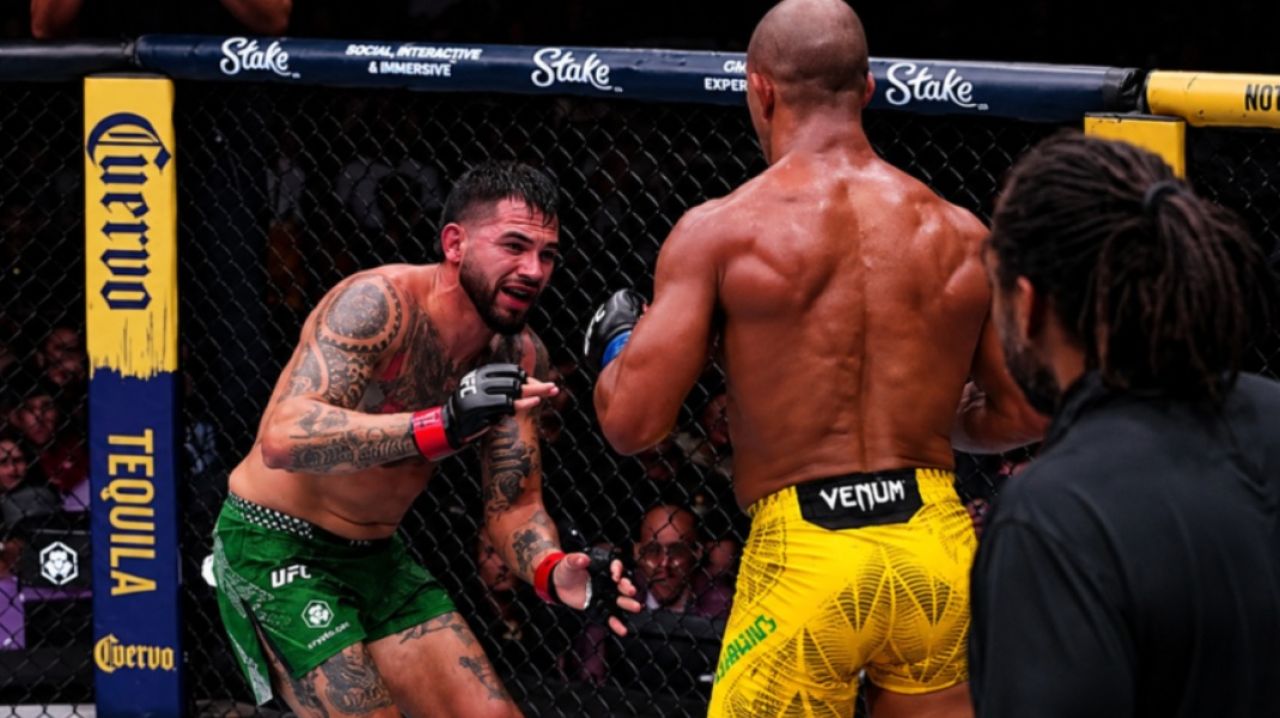 Nebunie în UFC! Favoritul publicului, învins chiar în orașul său. Au urmat acuzații dure