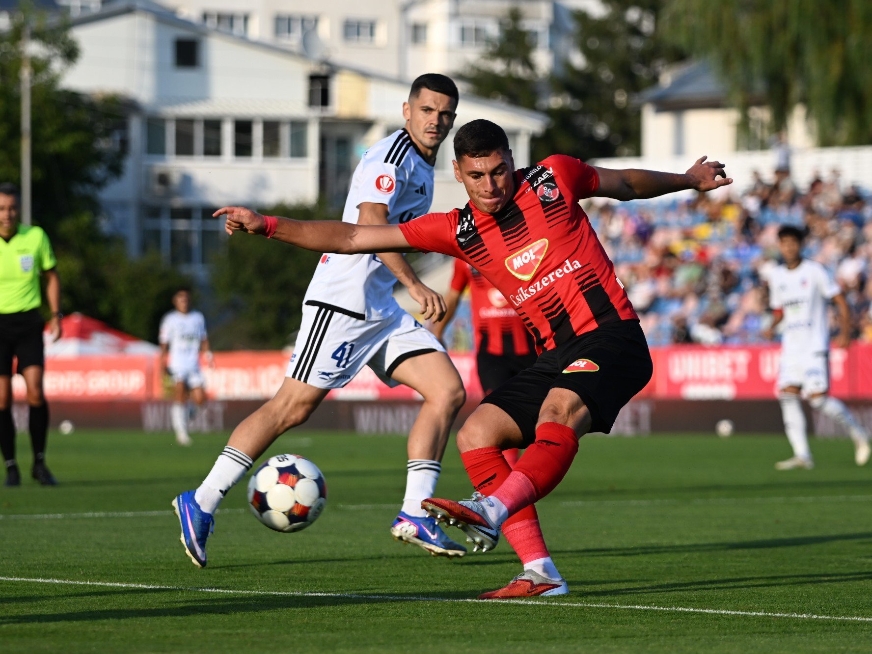 ACUM: FC Botoșani - FK Csikszereda 0-0. Echilibru în prima repriză. Oaspeții, rămași în 10