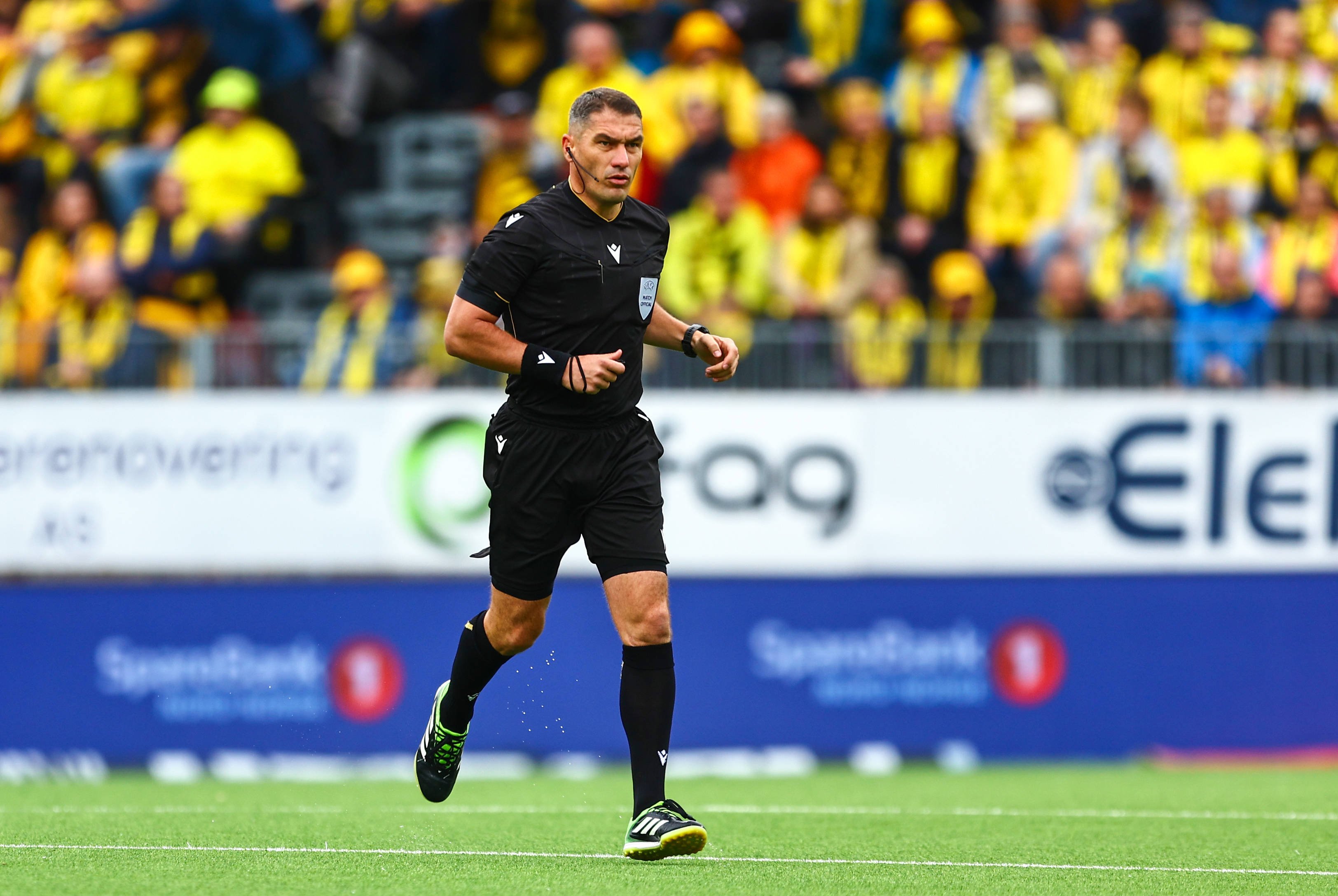 Dramă totală în meciul care a decis dacă Champions League se va juca în România! Istvan Kovacs a fost „la centru”