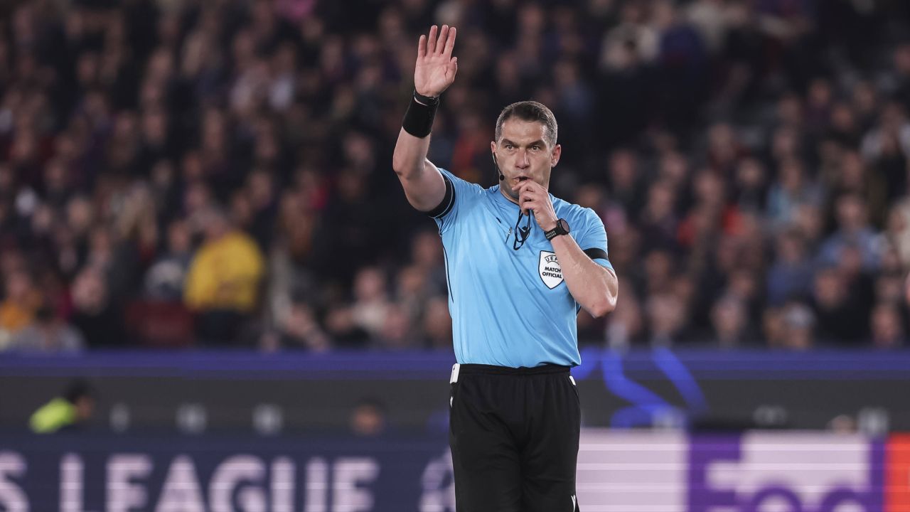 Istvan Kovacs a arătat două cartonașe roșii în Sabah - Hapoel Beer Sheva! Israelienii l-au criticat