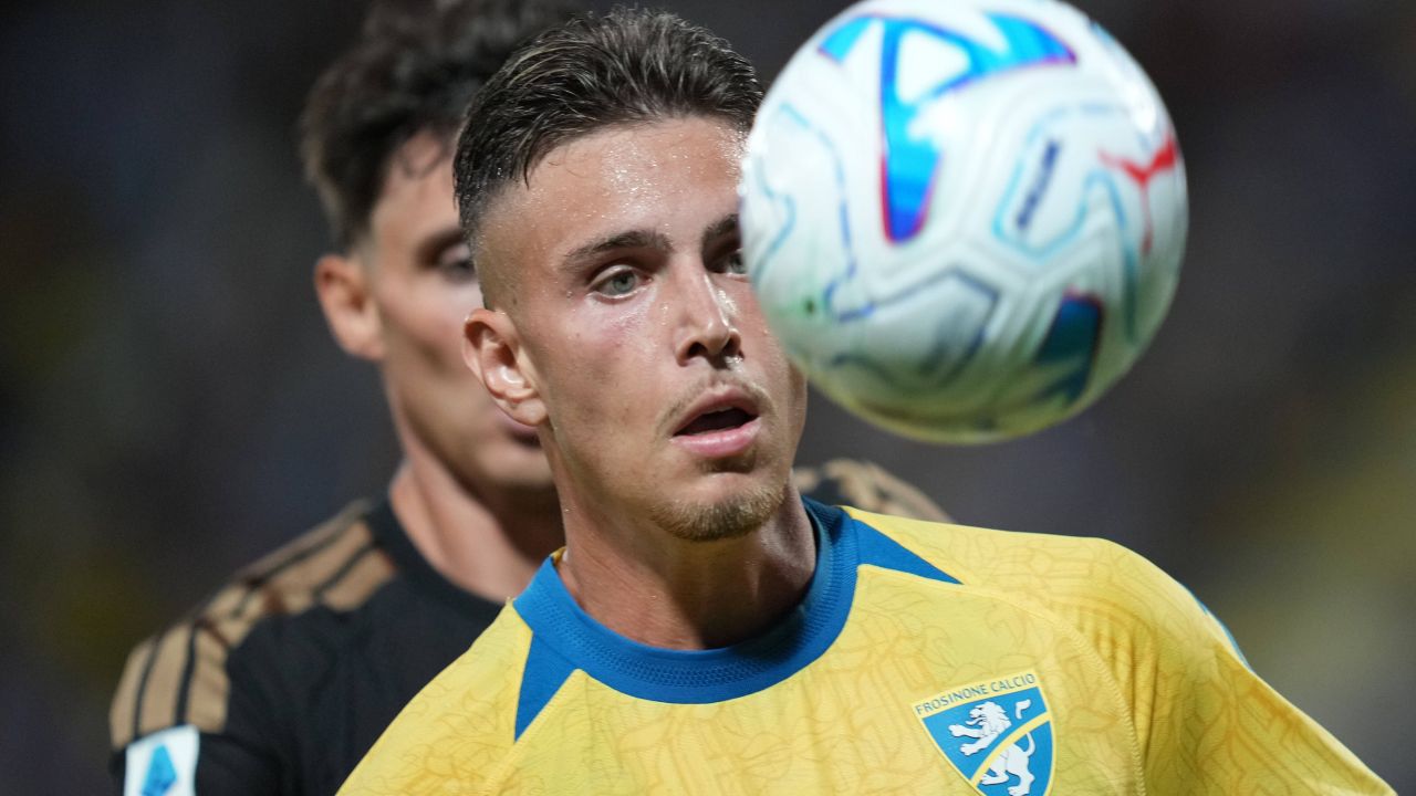 Cine e concurentul lui Daniel Bîrligea pentru postul de titular la Frosinone: a ”rupt plasele” anul trecut