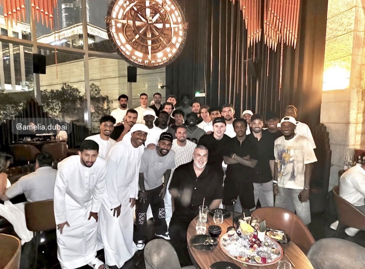 Paparazzi, pe urmele lui Olăroiu: unde a fost fotografiat românul în Emirate