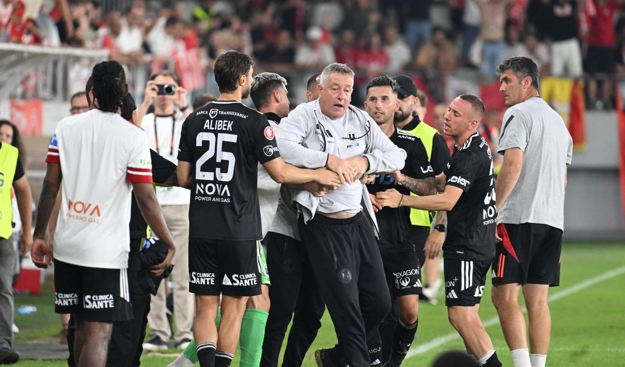 Cristiano Bergodi și-a aflat pedeapsa după criza de nervi de la Dinamo - ”U” Cluj. Cât stă și ce amendă a primit