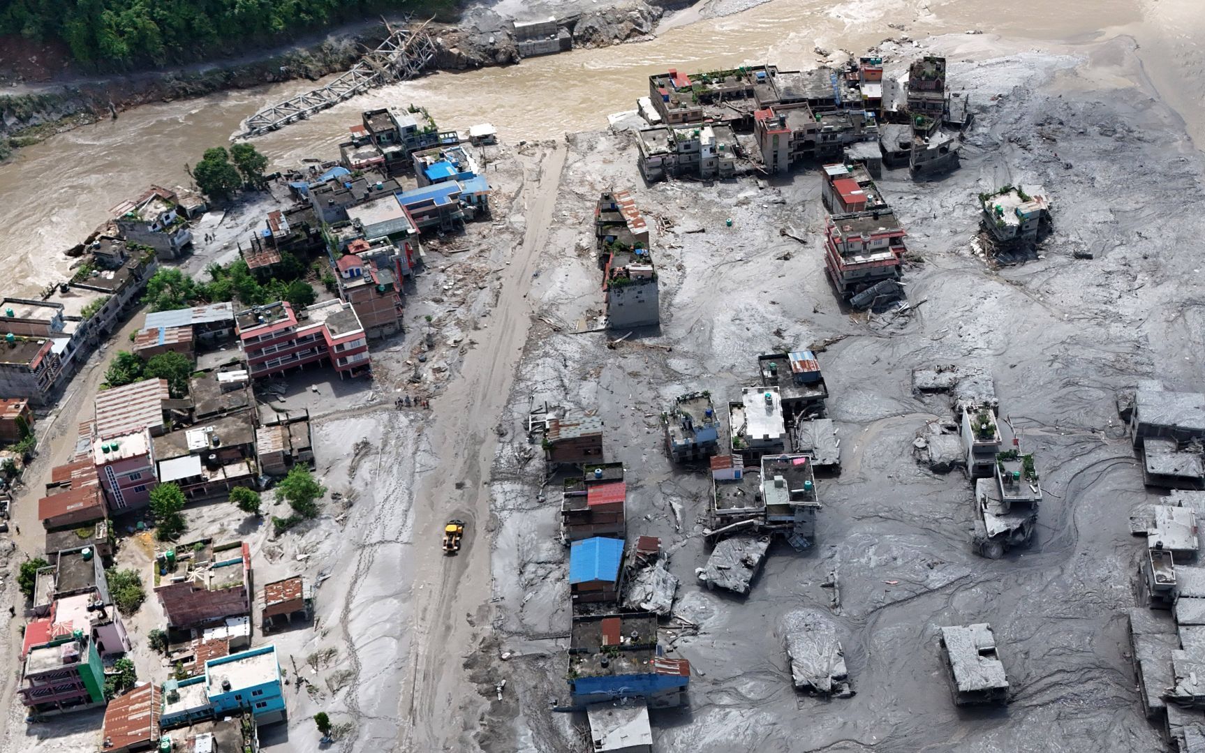 Dezastrul din Nepal, explicat: prăbușirea de la 7.000 de metri care a declanșat o viitură ireală