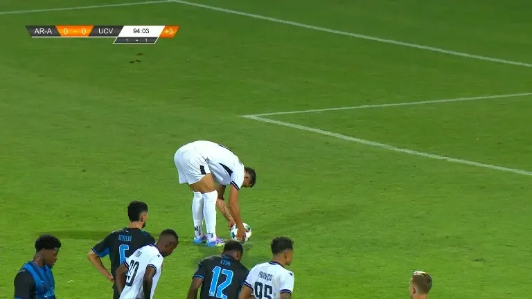Penalty-ul apărat de Laurențiu Popescu în Ararat-Armenia - Universitatea Craiova (VOYO / 27.08.2026)