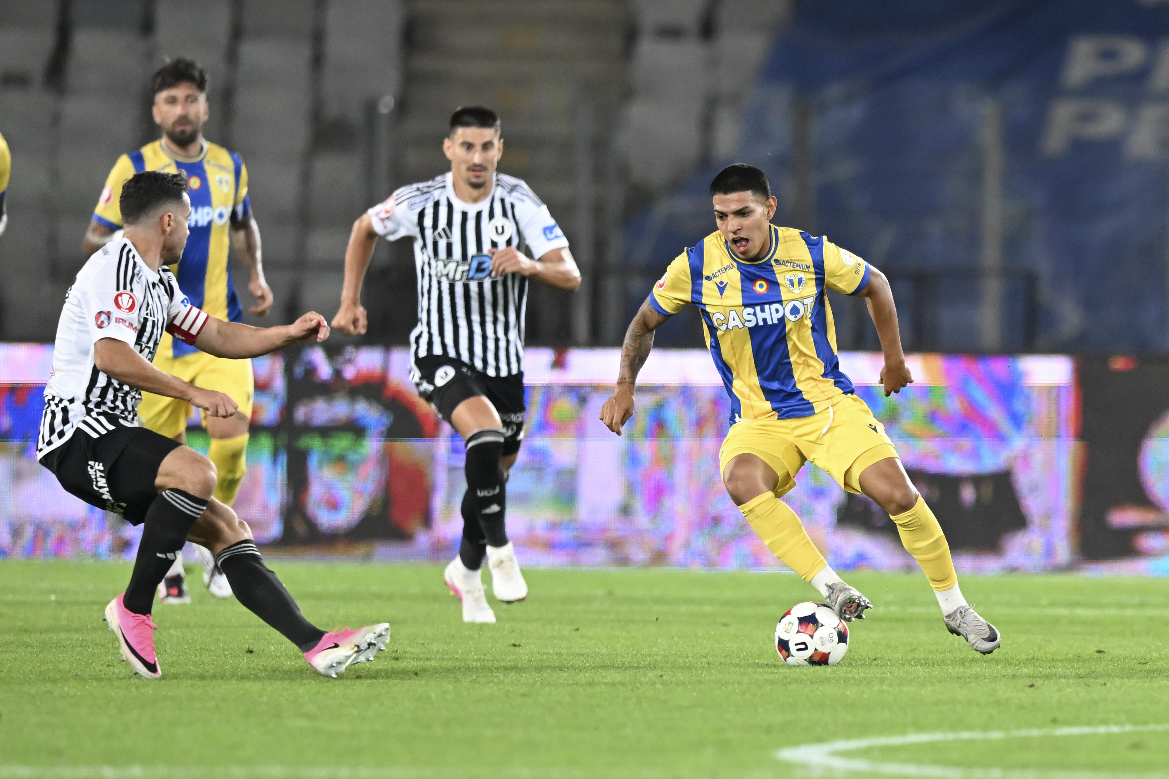 ACUM: ”U” Cluj - Petrolul 1-3. Gol rapid în repriza secundă