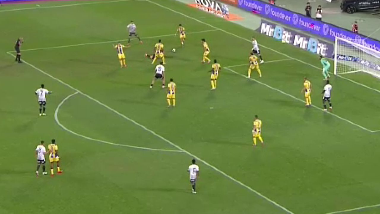 Acuzații după „U” Cluj - Petrolul! Gazdele s-au dezlănțuit: „Îmi lovește piciorul și mă împiedic. Mi-a dat galben pentru simulare”