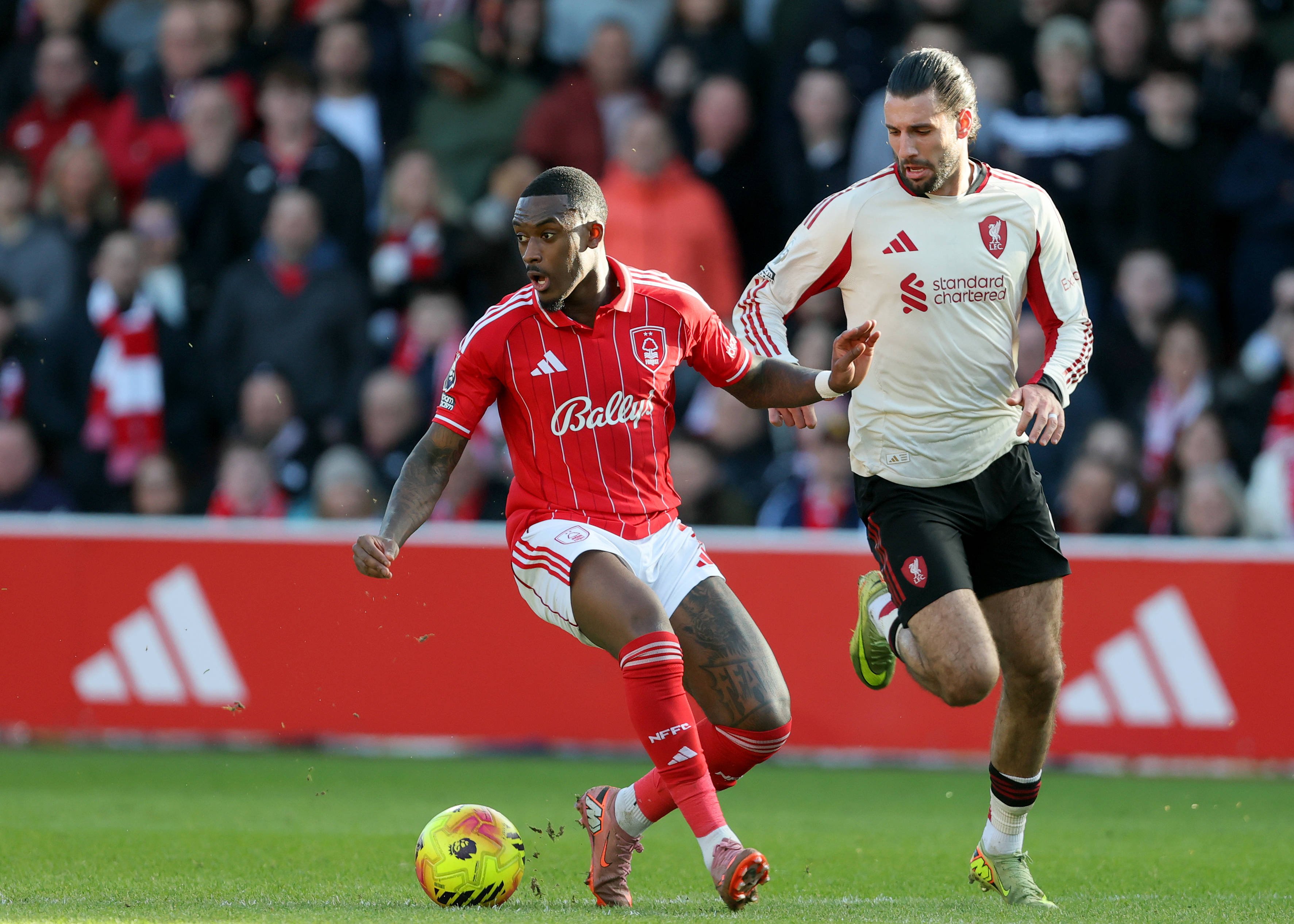 Liverpool - Nottingham Forest, în direct pe VOYO de la 14:30