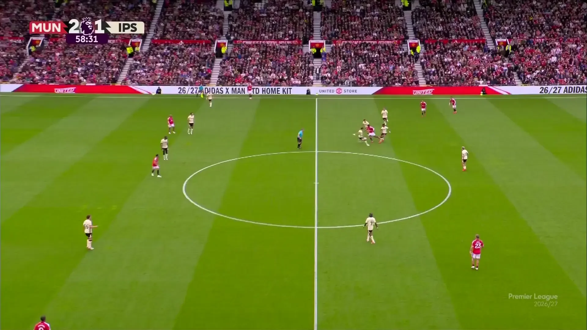 Manchester United - Ipswich 2-1 | Cunha este faultat în careul oaspeților, iar arbitrul dictează penalty.