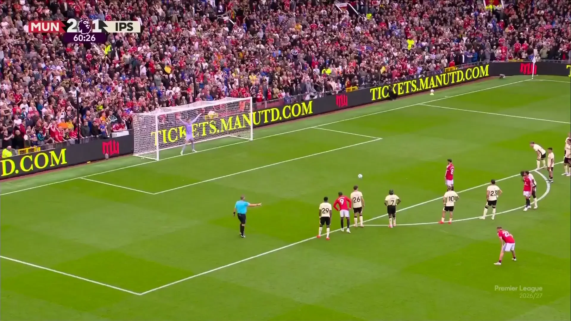 Manchester United - Ipswich 3-1 | GOOOL Manchester United! Bruno Fernandes înscrie de la 11 metri.