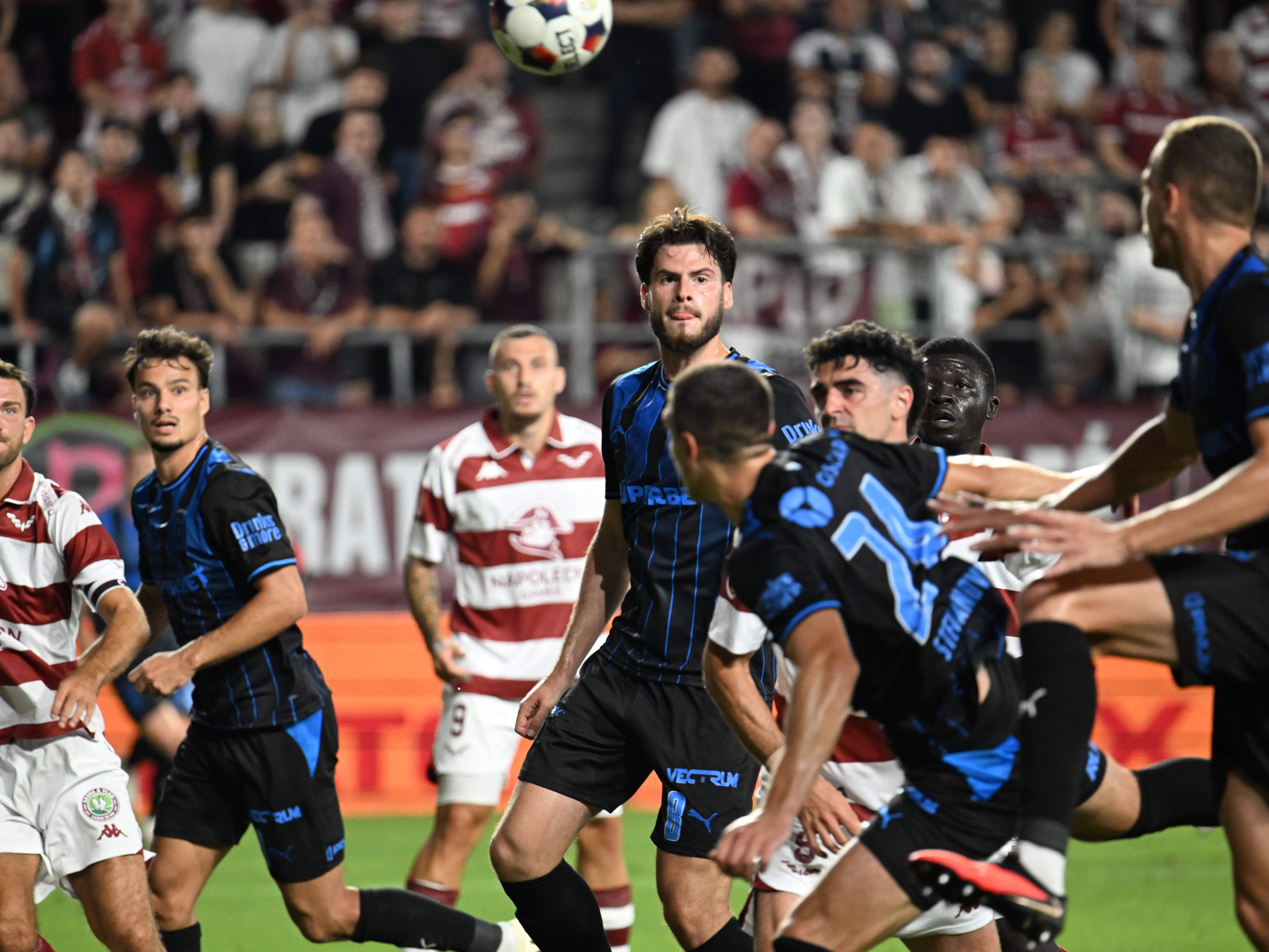ACUM: Rapid - Universitatea Craiova 0-1. Oltenii încep în atac a doua repriză