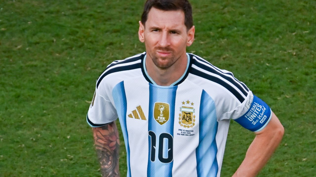 Lionel Messi, din nou în cursa pentru Balonul de Aur! Cum arată lista celor 30 de nominalizați