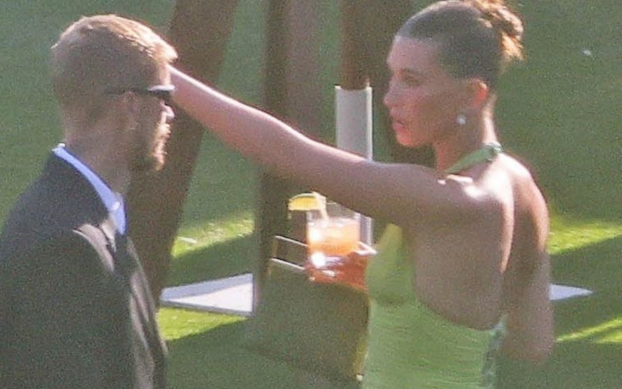 Justin Bieber și Hailey, surprinși de paparazzii în ipostaze tensionate. S-au certat de față cu toată lumea