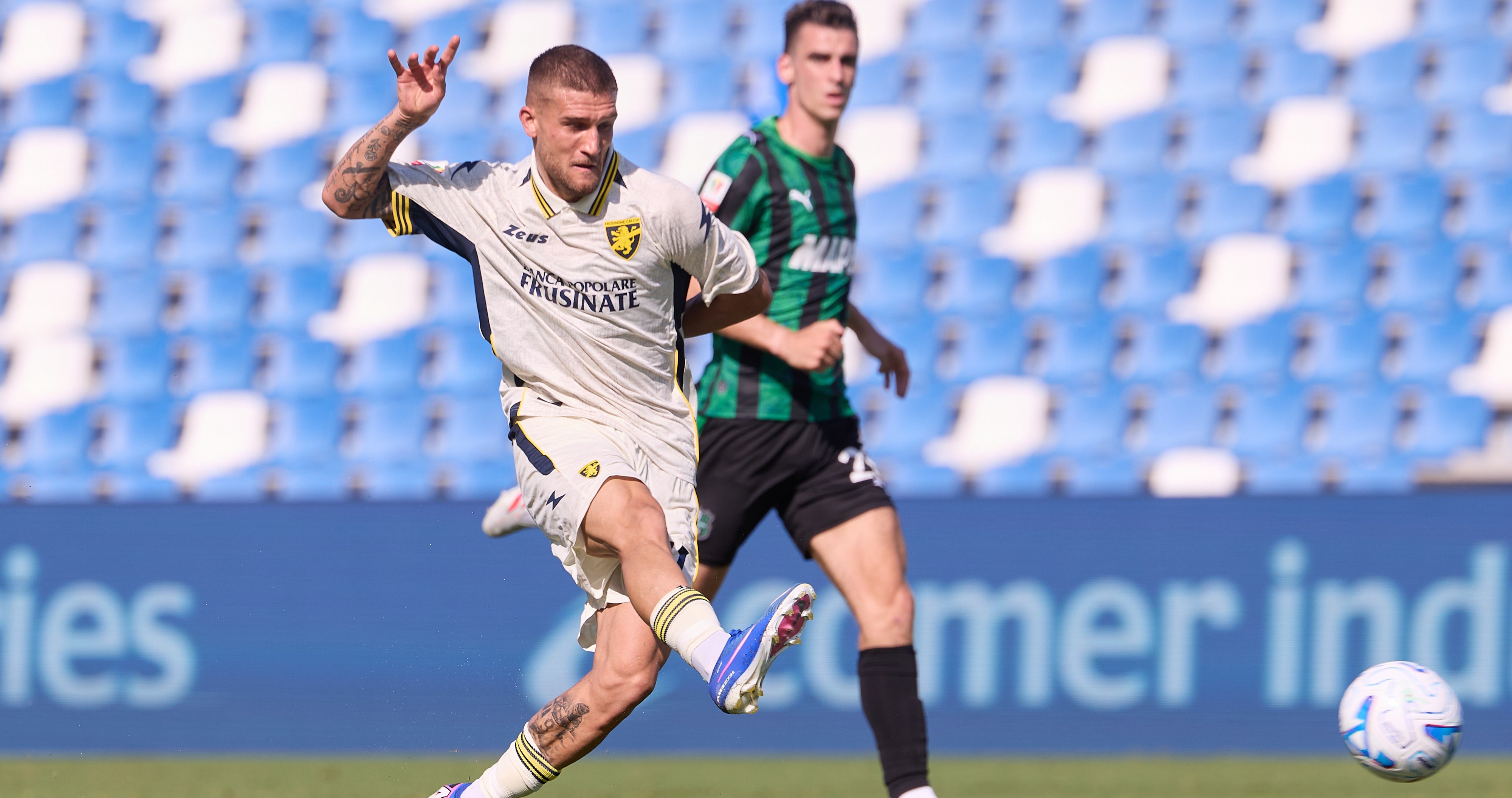 Sassuolo – Frosinone 1-1, ACUM, pe VOYO SPORT 1! Gol anulat echipei lui Daniel Bîrligea: românul a fost schimbat
