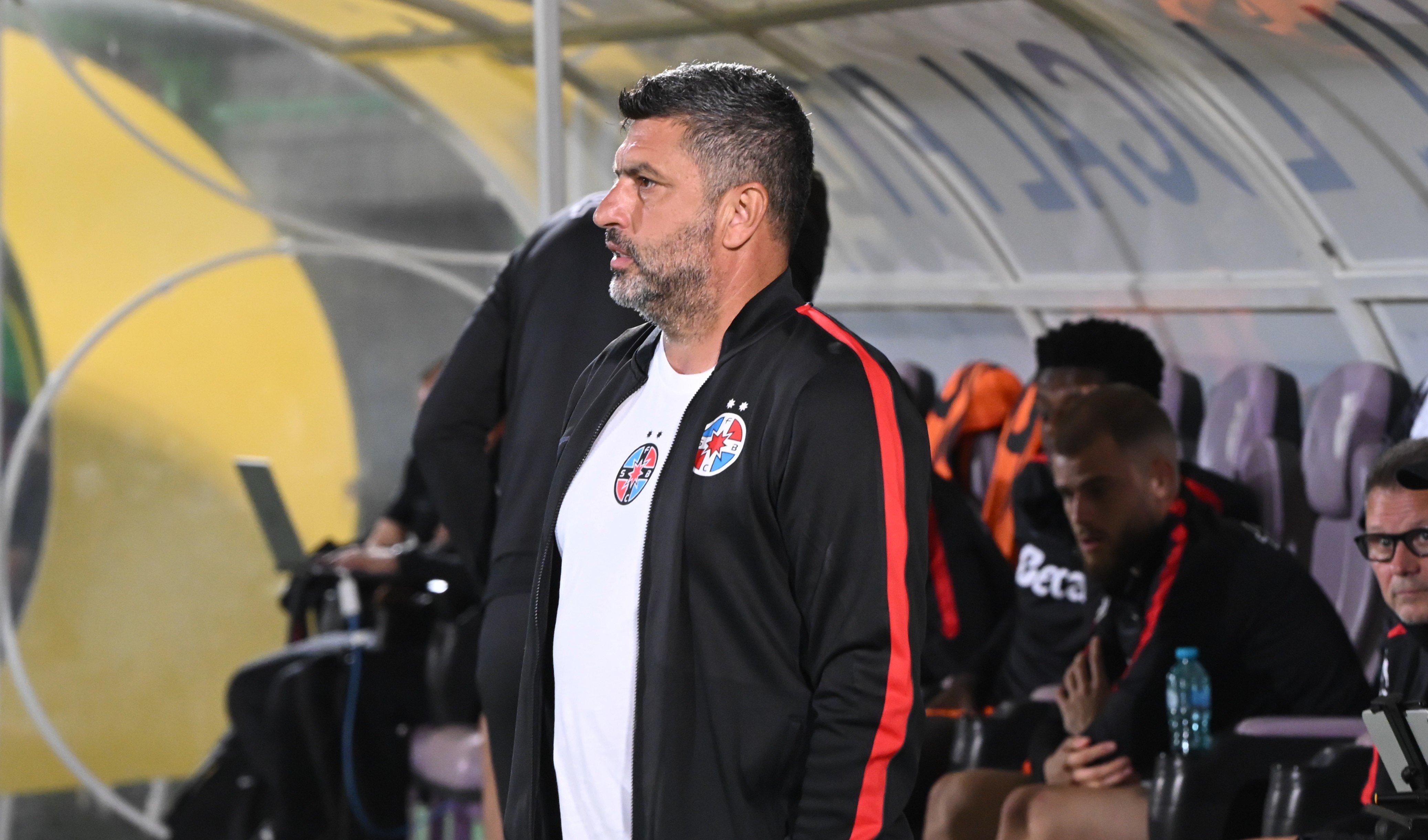Schimbarea la pauză, sfântă la FCSB! Cine a ieșit după repriza perfectă din Cupa României
