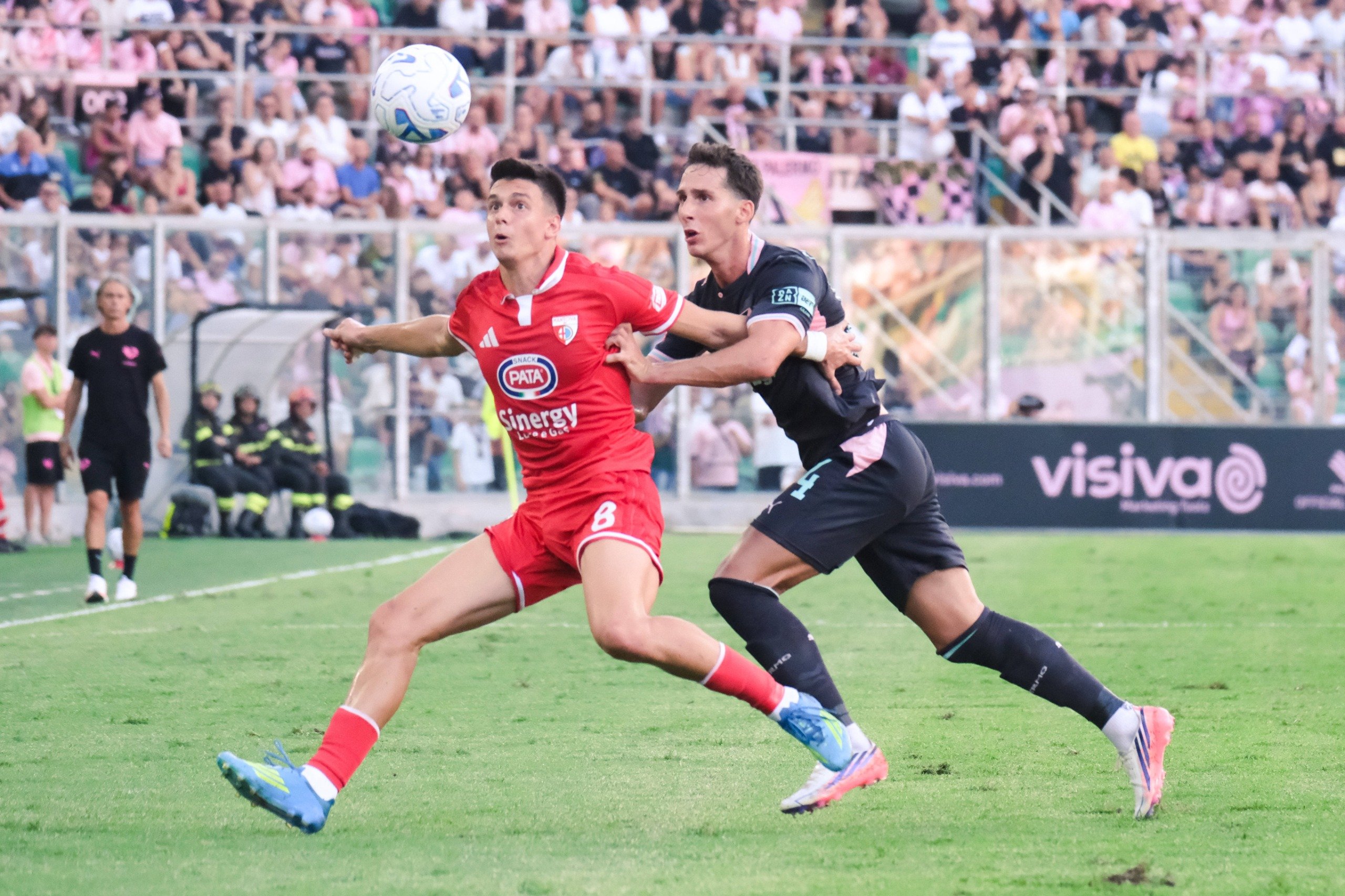 ACUM: Rareș Ilie, decisiv în Palermo - Mantova 3-2, în Coppa Italia, EXCLUSIV pe VOYO SPORT 1. Urmează Cagliari - Hellas Verona, de la 22:00