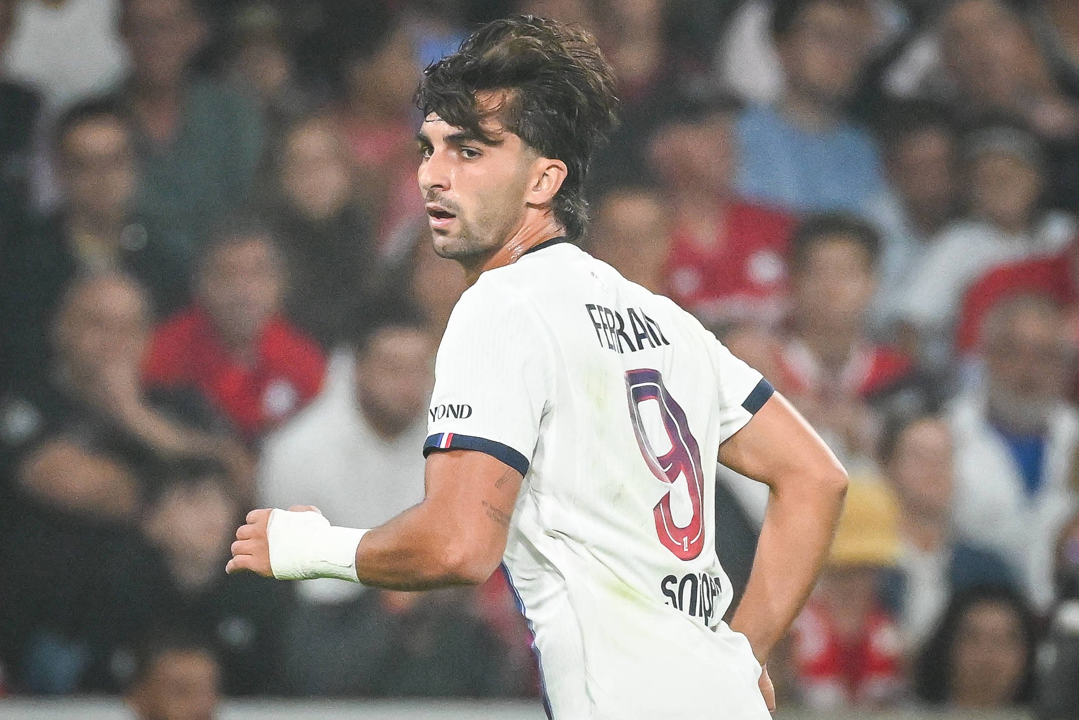 Magia din Ligue 1 continuă la VOYO SPORT 1: Lyon - Auxerre (20:00) și PSG - Monaco (22:05) se joacă azi