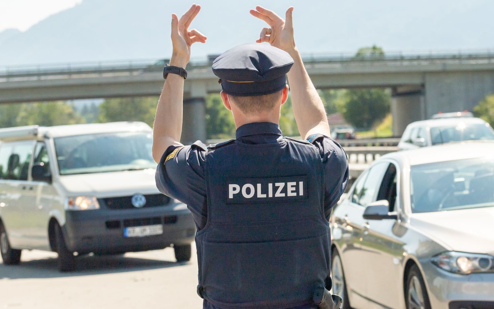 Șofer român de TIR bucuros că a fost prins de poliția din Austria. Motivul pentru care le-a mulțumit polițiștilor