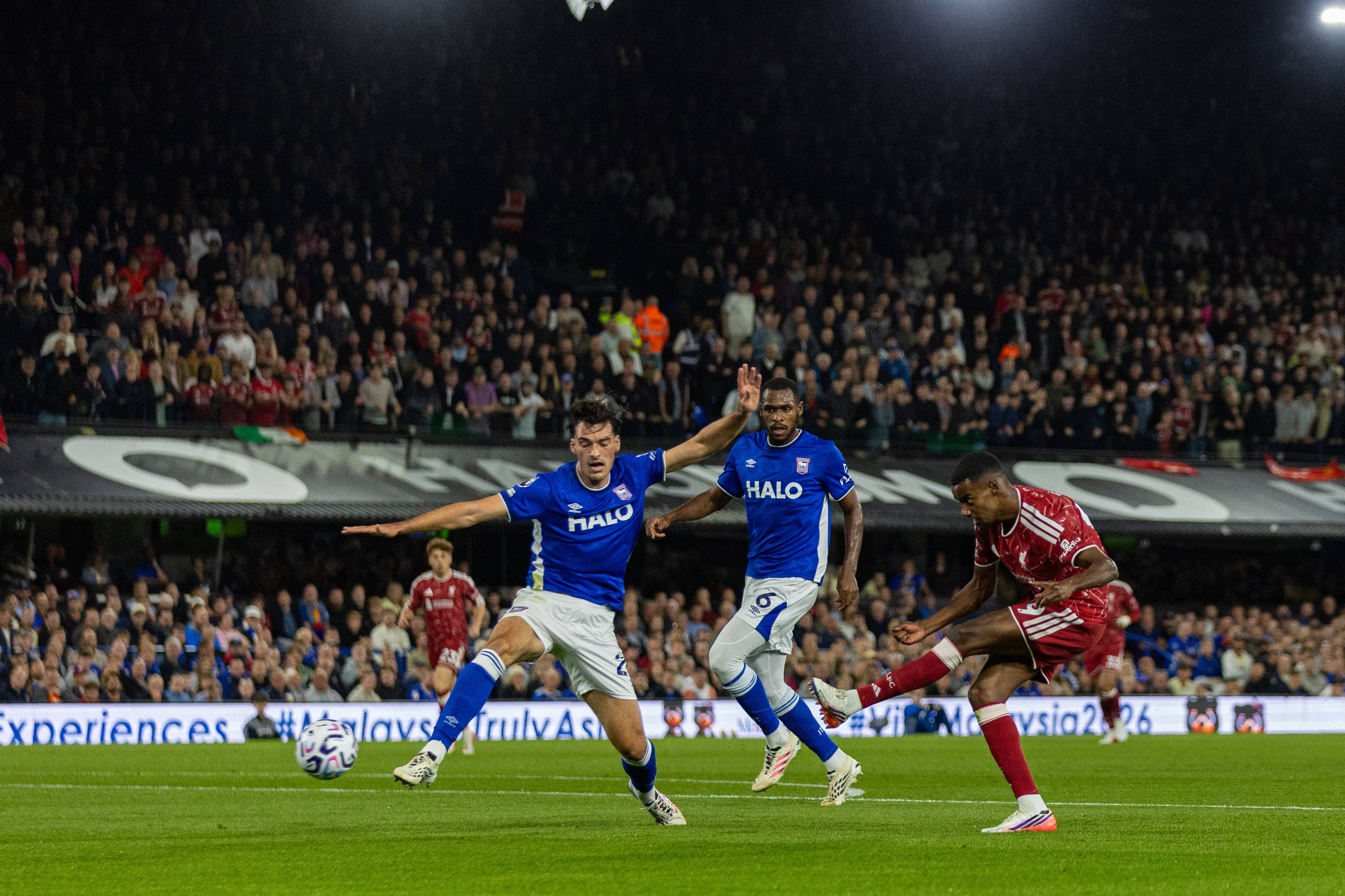 Ipswich - Liverpool 0-2, în direct pe VOYO SPORT 1. Isak, „dublă” în doar trei minute