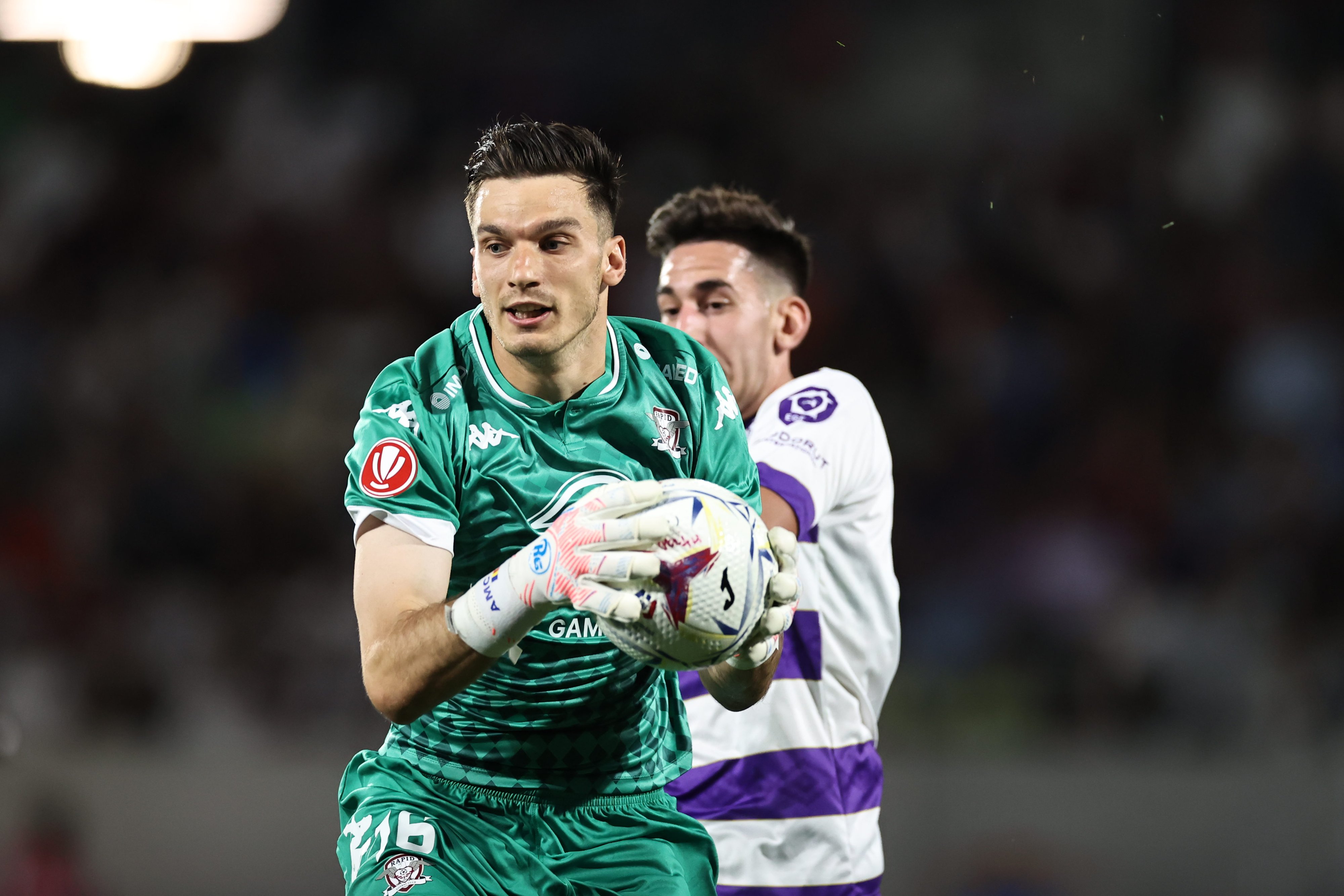 Lovitură pentru Rapid! Cât va lipsi Aioani și cine e noul titular din poartă