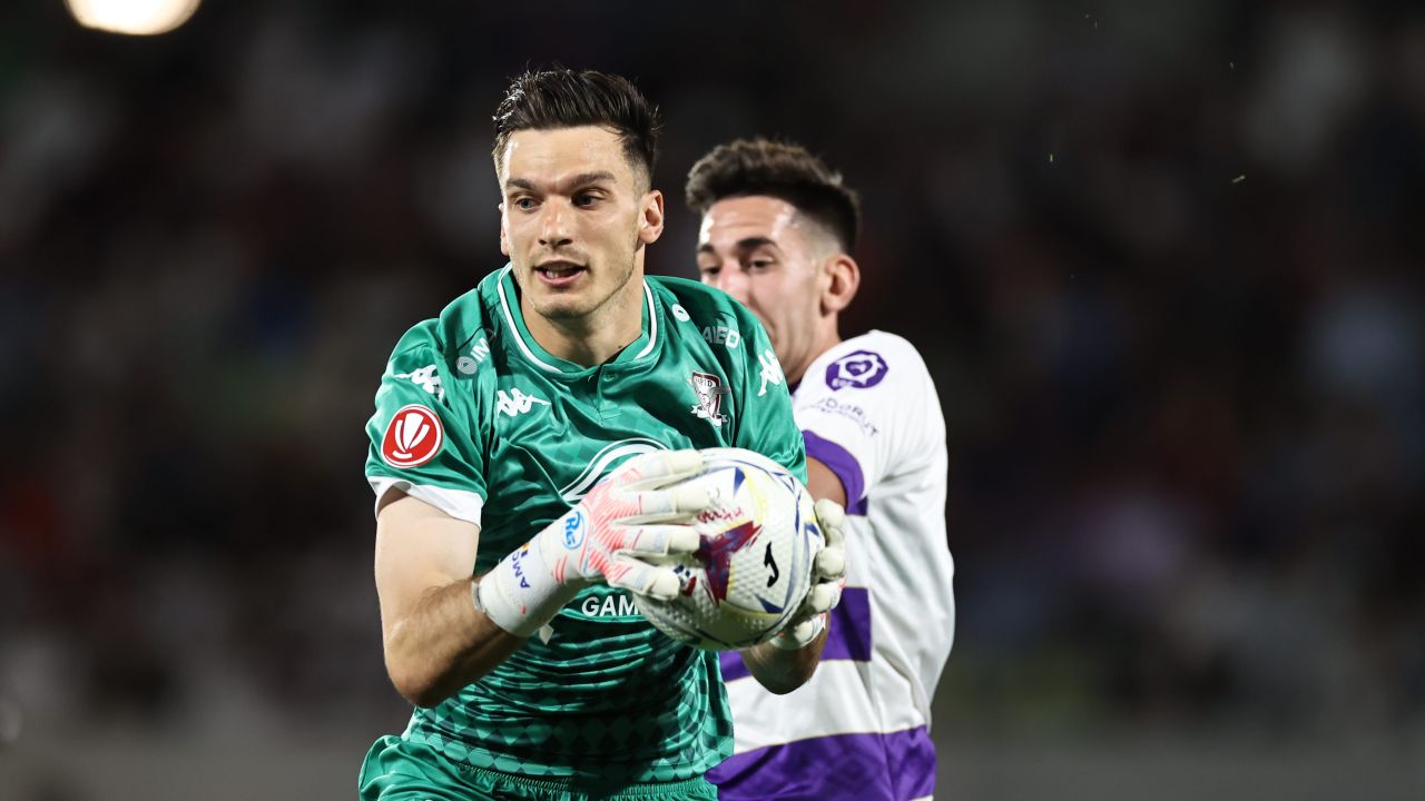 Lovitură pentru Rapid! Cât va lipsi Aioani și cine e noul titular din poartă