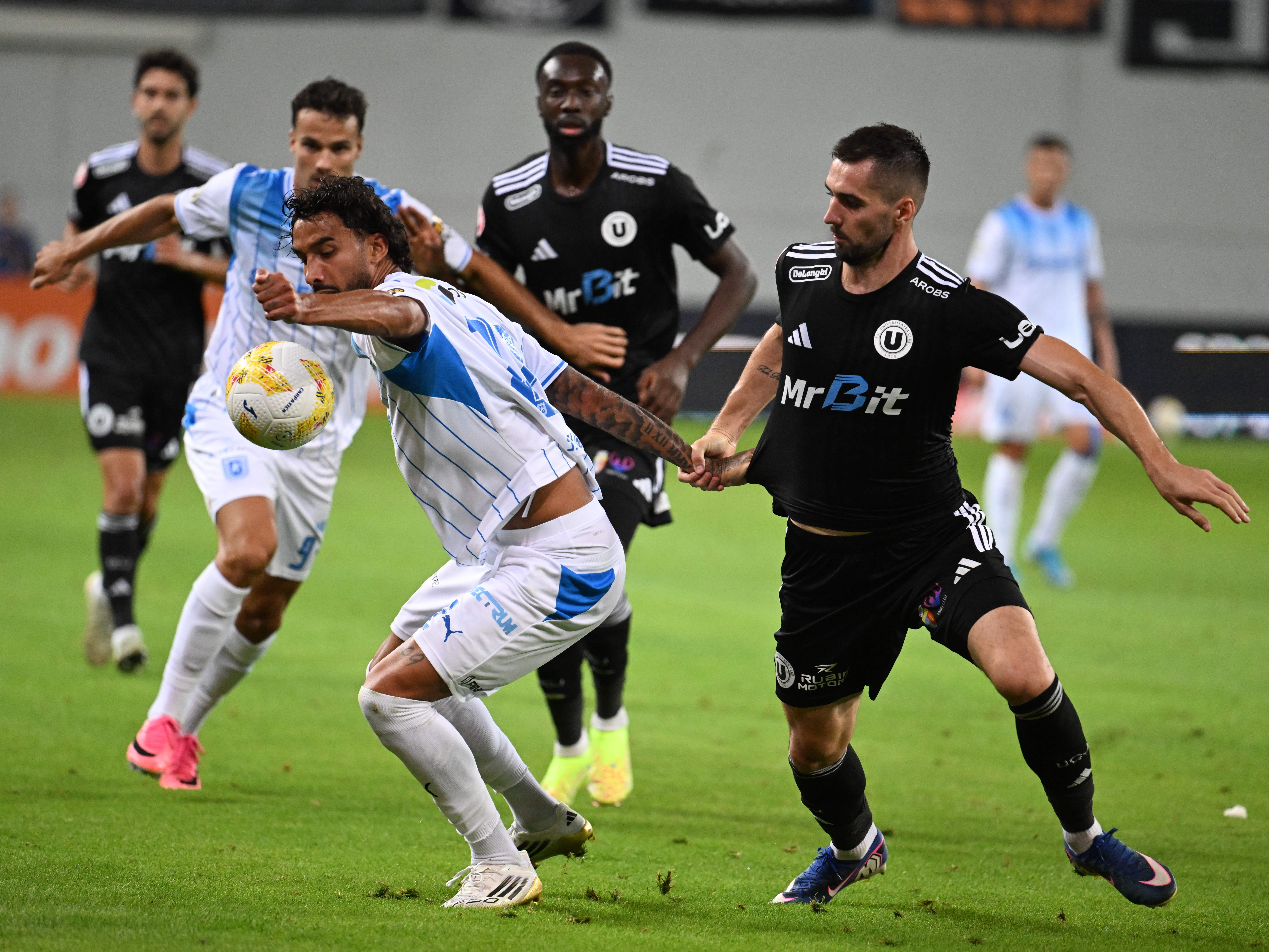 Universitatea Craiova - U Cluj, de la 20:30 pe Sport.ro! Duel de foc în ultimul meci al rundei