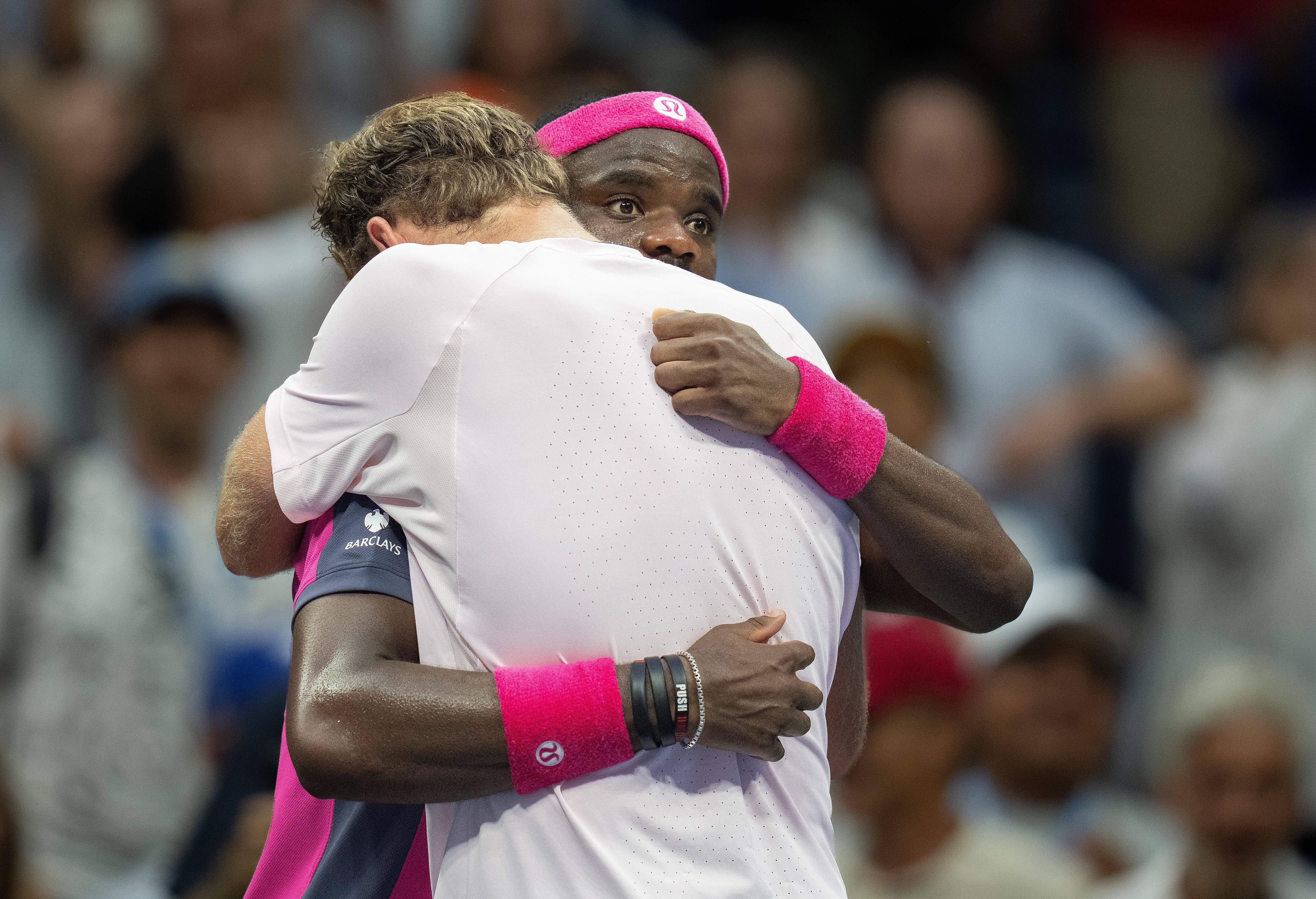 Imaginile turneului la US Open: a plâns în hohote pe umărul adversarului care i-a năruit visul