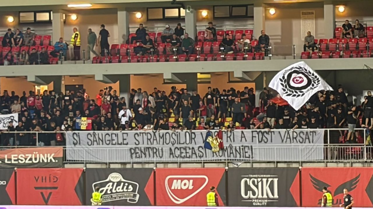 Ciucanii se vor enerva la culme! Ce au lipit pe scaune suporterii lui Dinamo la finalul meciului cu Csikszereda: „Pentru aceeași Românie”