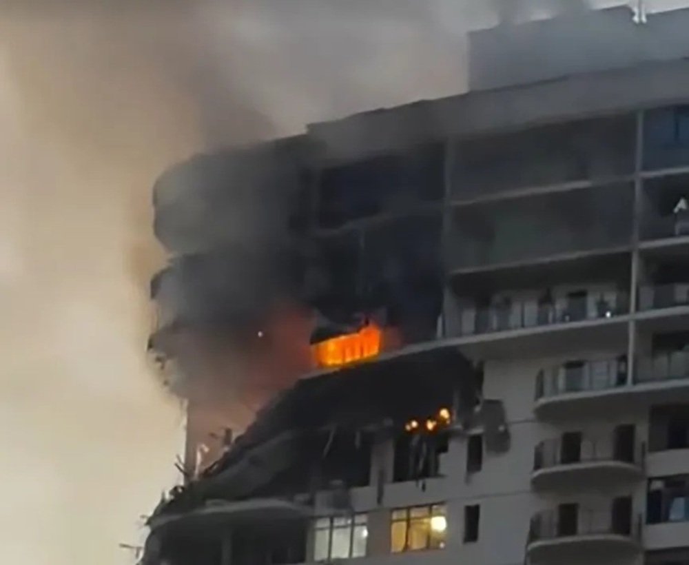 Apartamentul unei jucătoare de tenis, spulberat de ruși. Obiectul rămas intact printre dărâmături