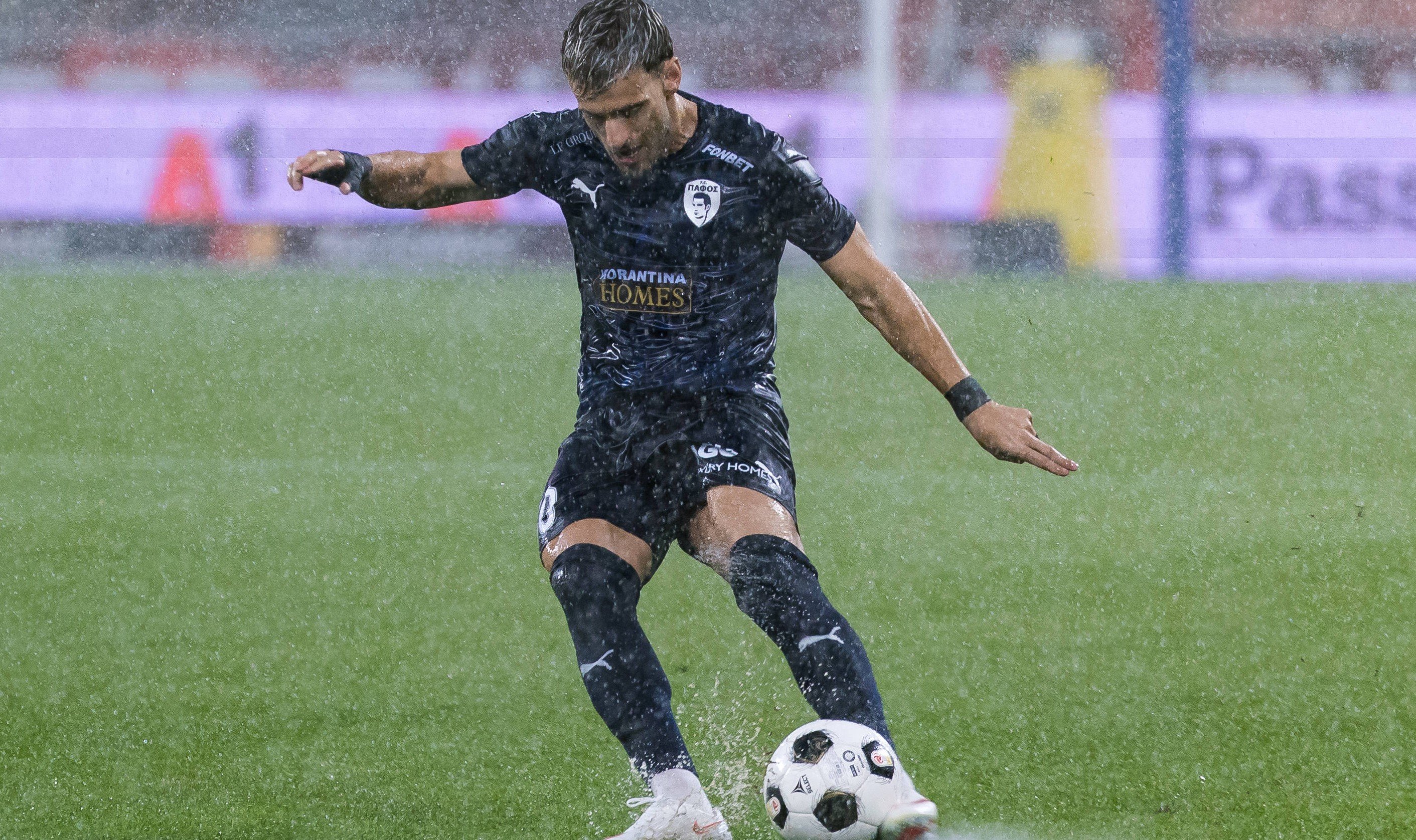Duelul românilor în Cipru: Vlad Dragomir, gol decisiv pentru Pafos împotriva lui Atanas Trică