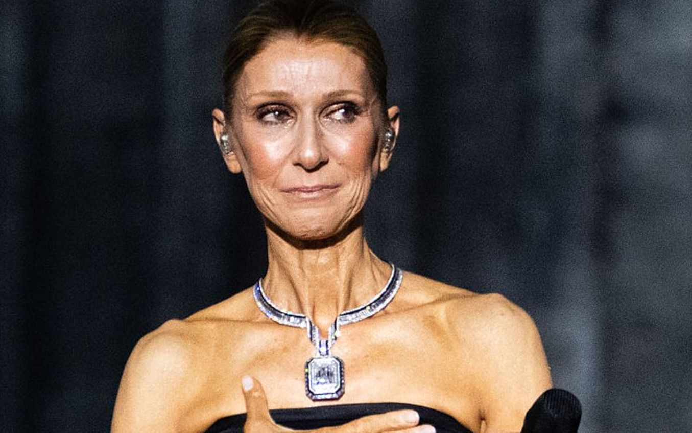 Celine Dion, revenire spectaculoasă la Paris după diagnosticul care i-a schimbat viața! A urcat pe scenă în fața a 35.000 de oameni și a izbucnit în lacrimi