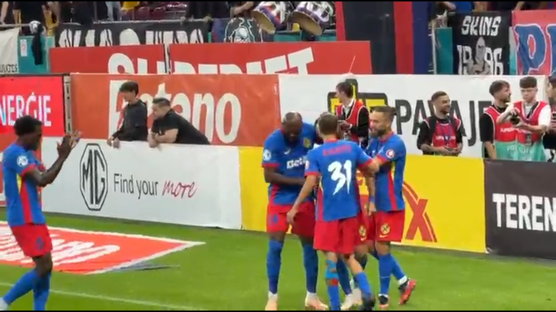 Antrenorul așteptat de Gigi Becali, prezent la FCSB - Petrolul