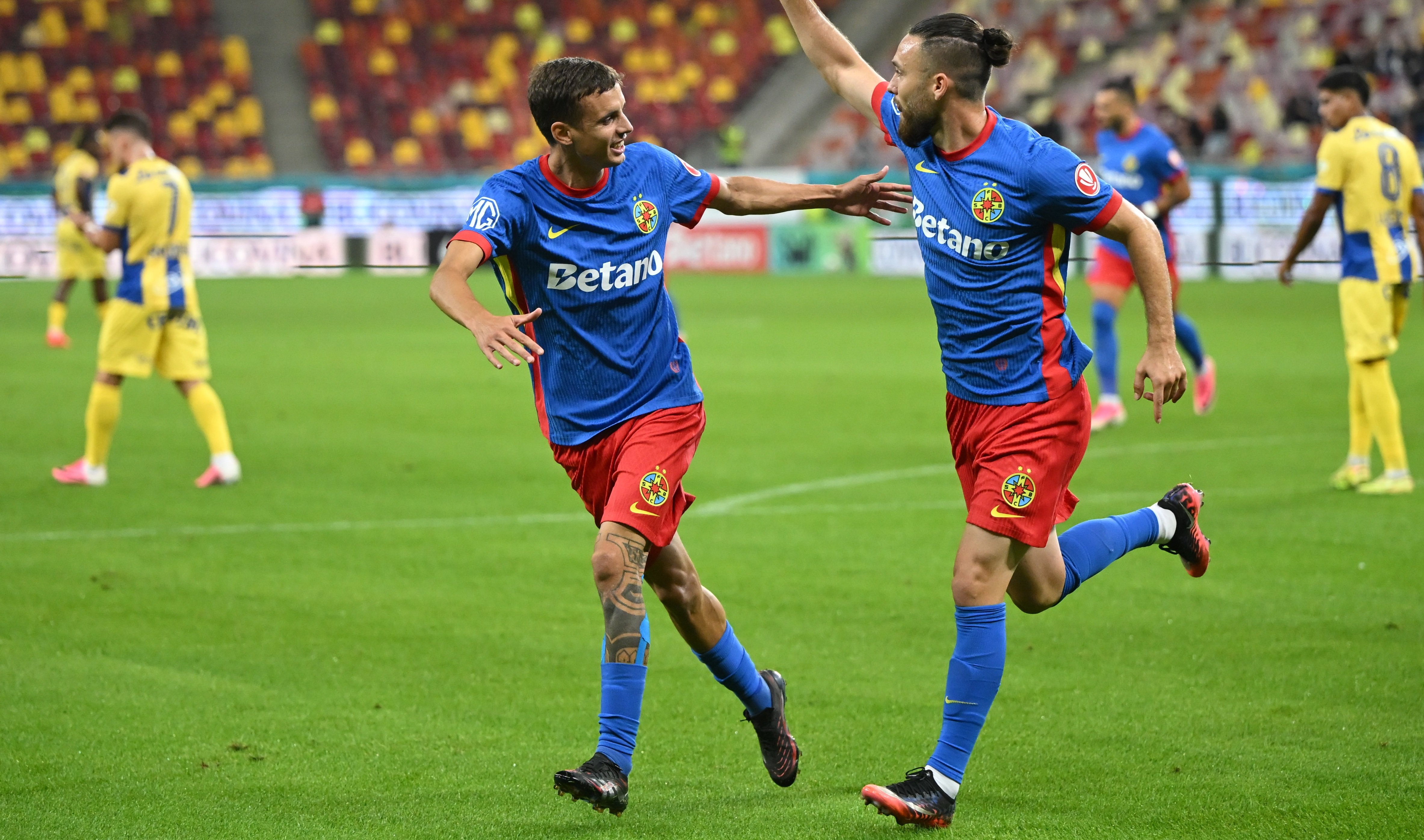 Schimbările făcute de Gigi Becali la pauza meciului FCSB - Petrolul