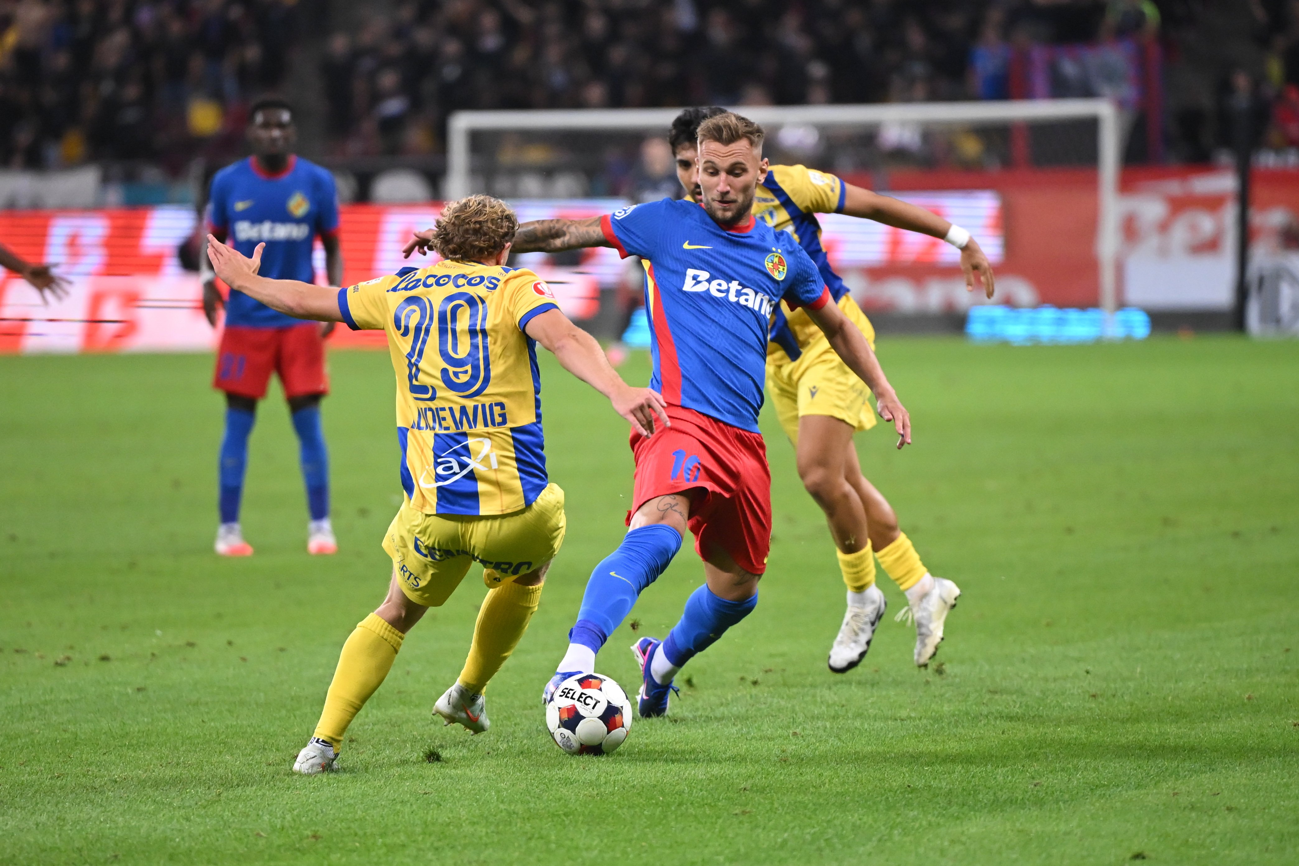 Cea mai dură reacție după debutul lui Denis Drăguș la FCSB: "Ce țeapă!"