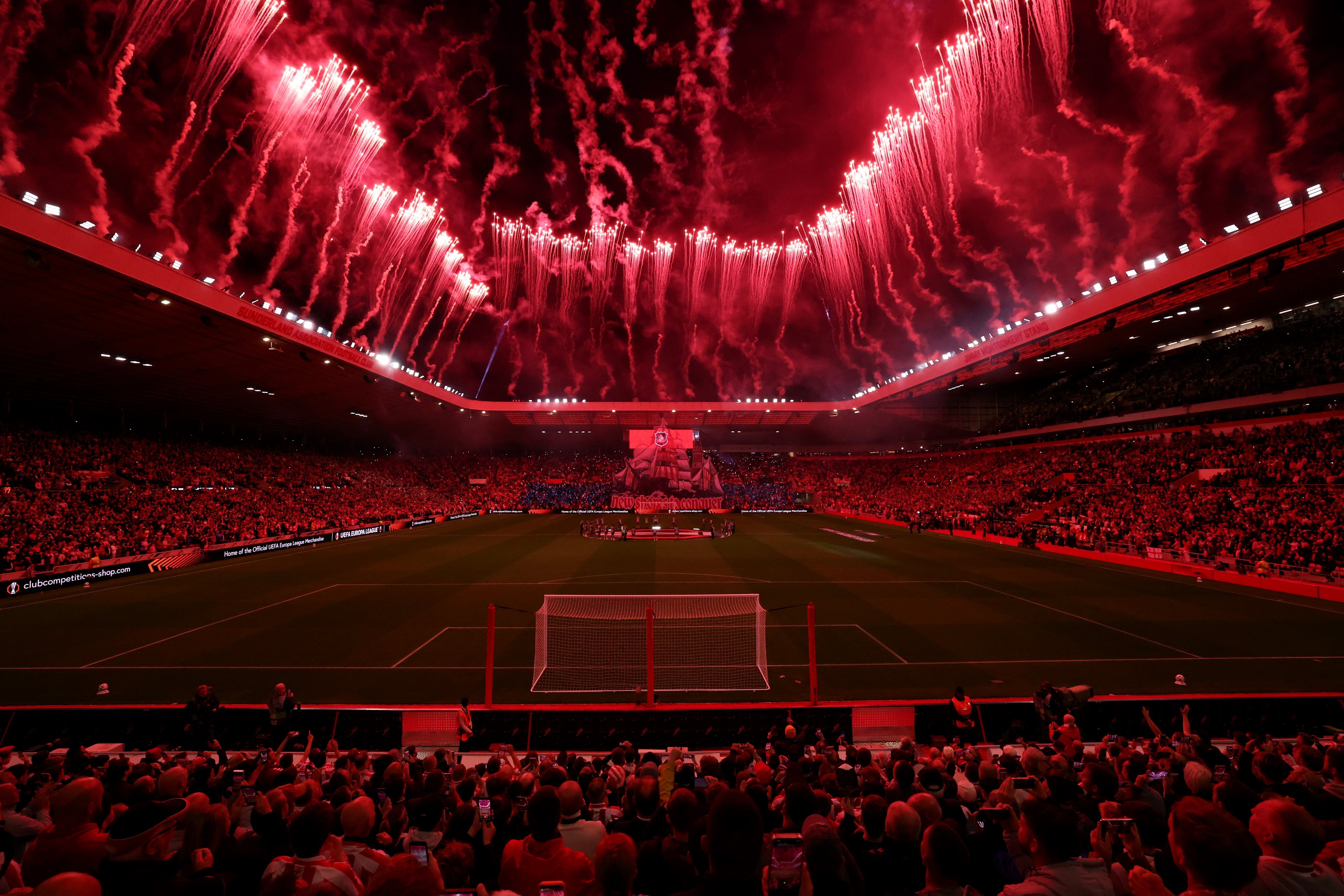 Atmosferă pur și simplu fabuloasă la Sunderland pe Stadium of Light! Prima victorie europeană după 53 de ani